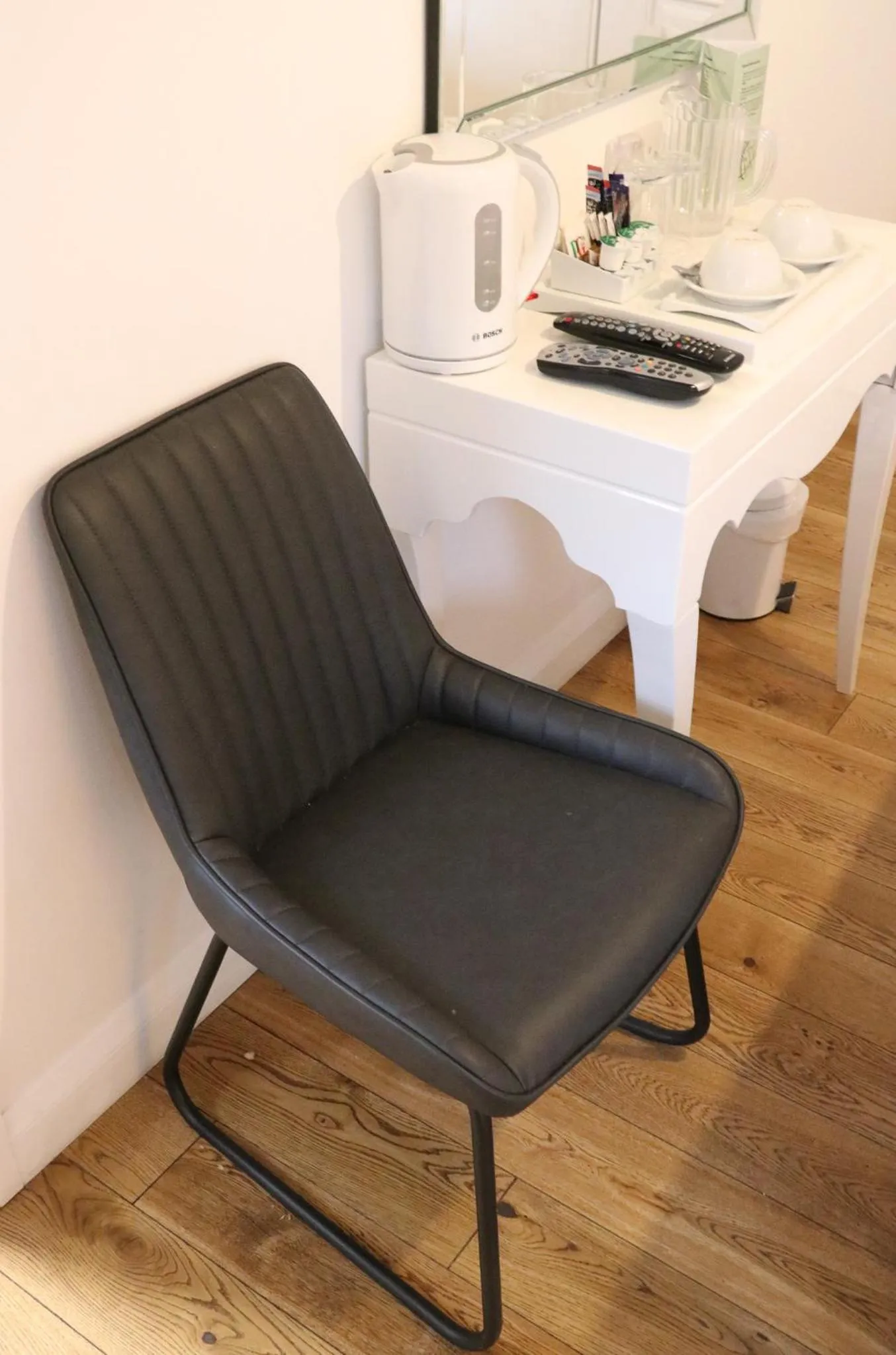 hair dresser in The Queen's Head Hotel