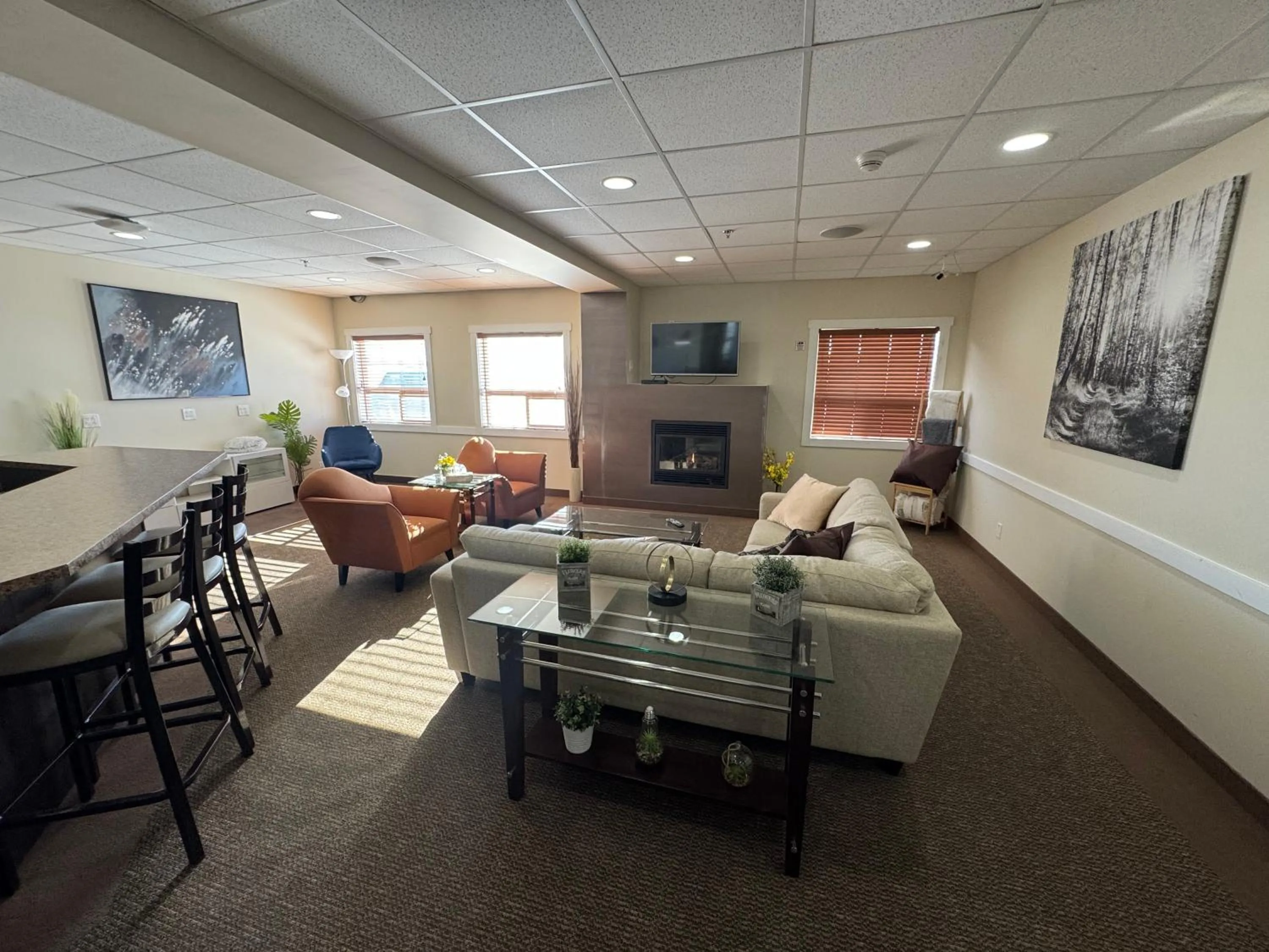 Lounge or bar in Elk Island Studios - Lamont