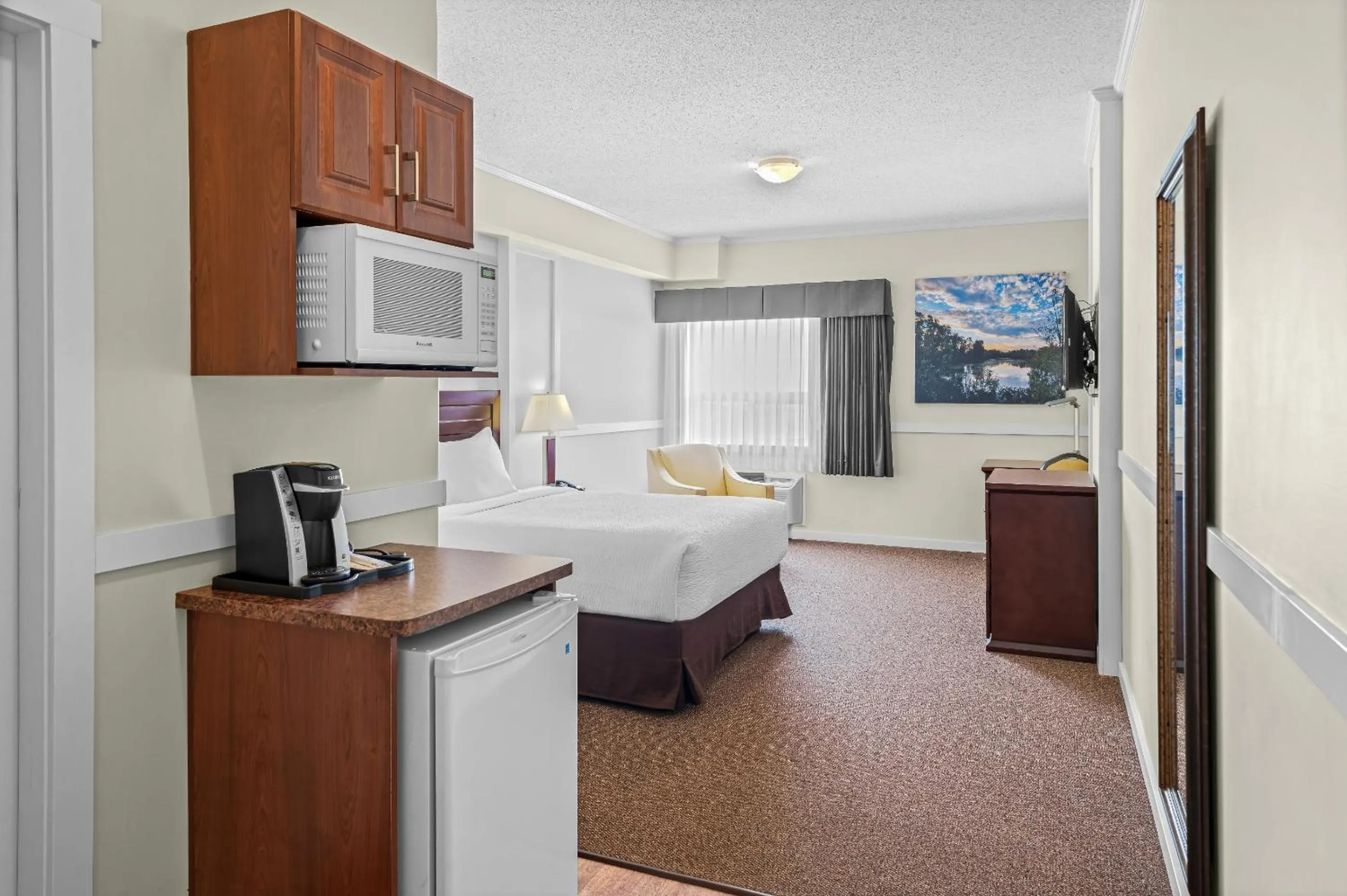 Photo of the whole room in Elk Island Studios - Lamont