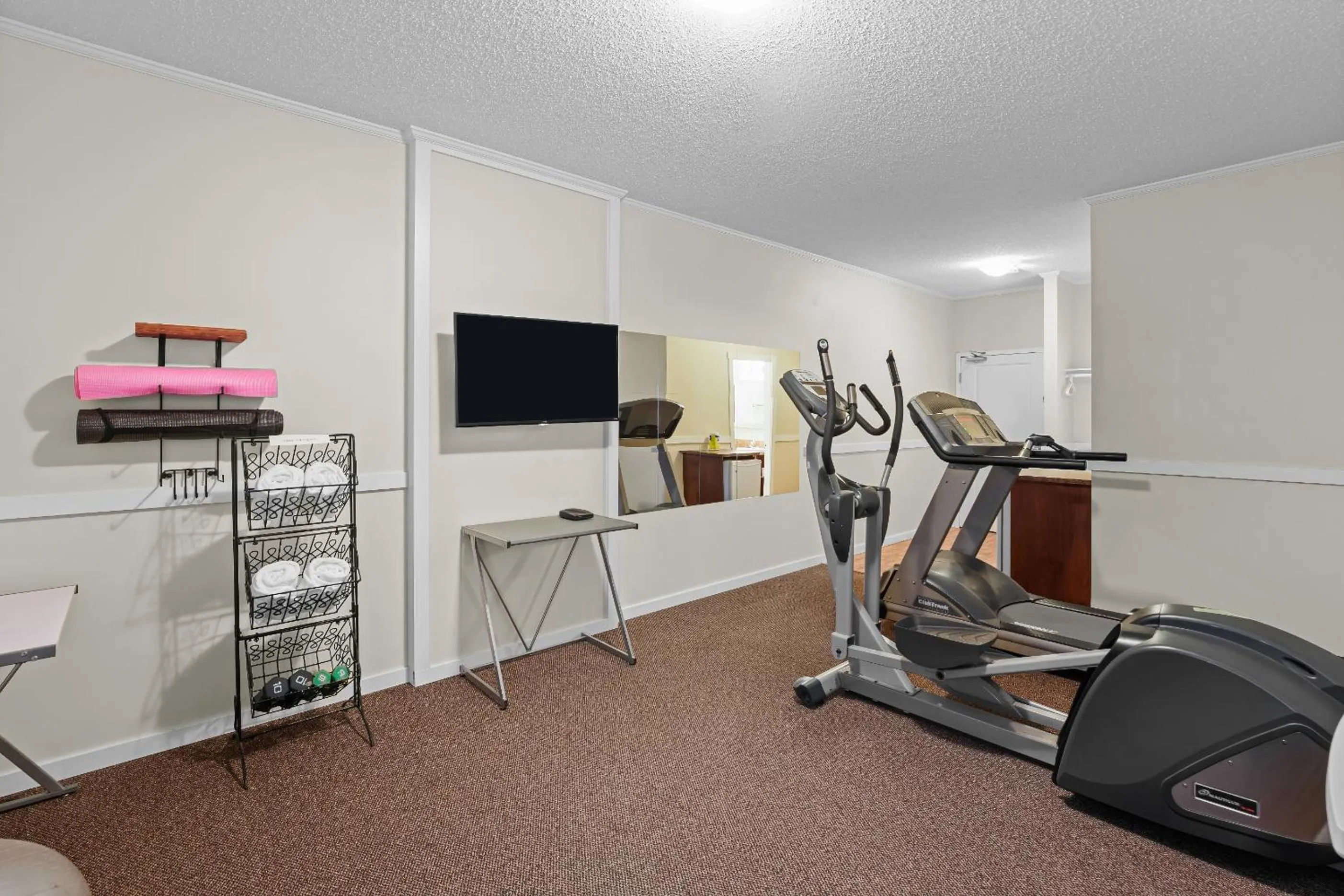 Fitness centre/facilities in Elk Island Studios - Lamont