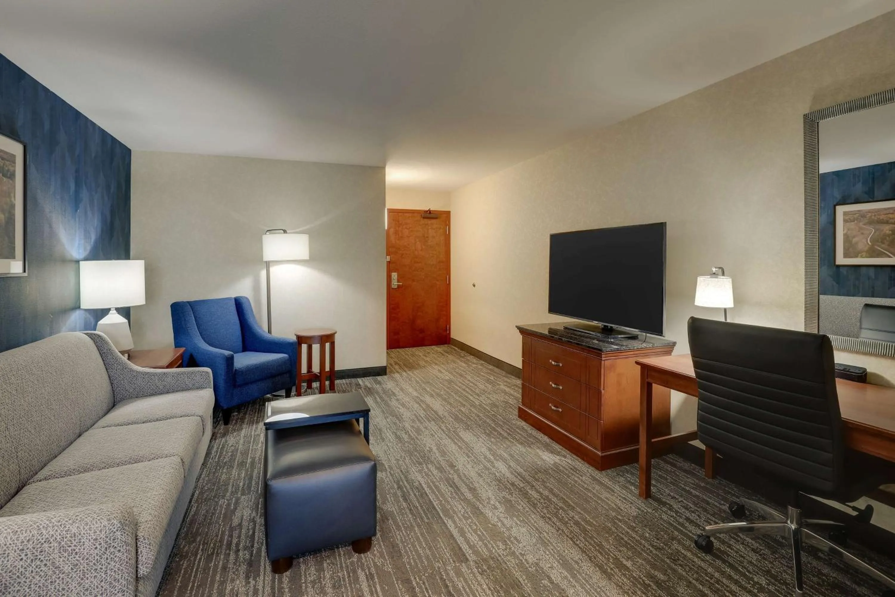 Bedroom in Drury Plaza Hotel Mt Vernon