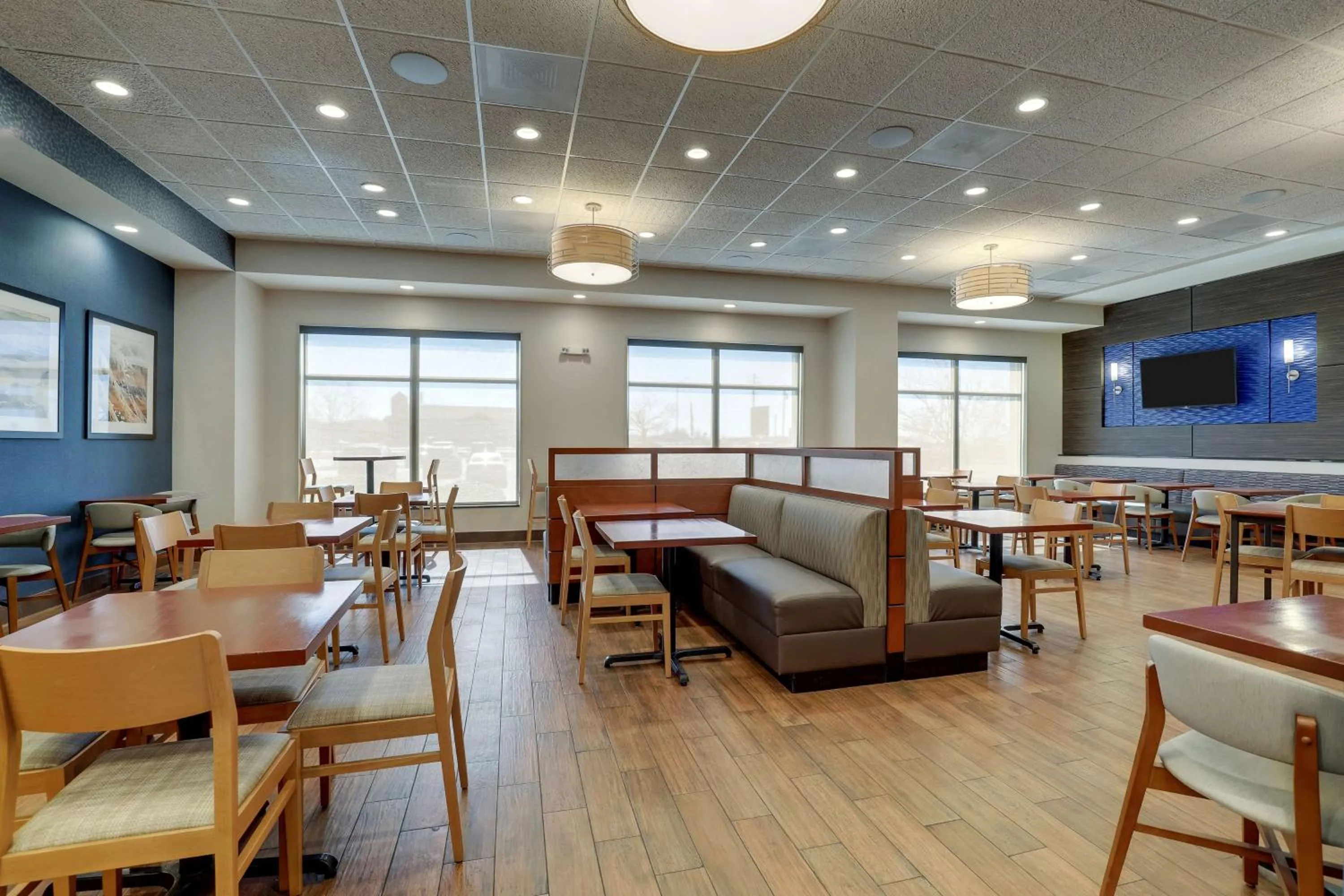 Breakfast in Drury Plaza Hotel Mt Vernon