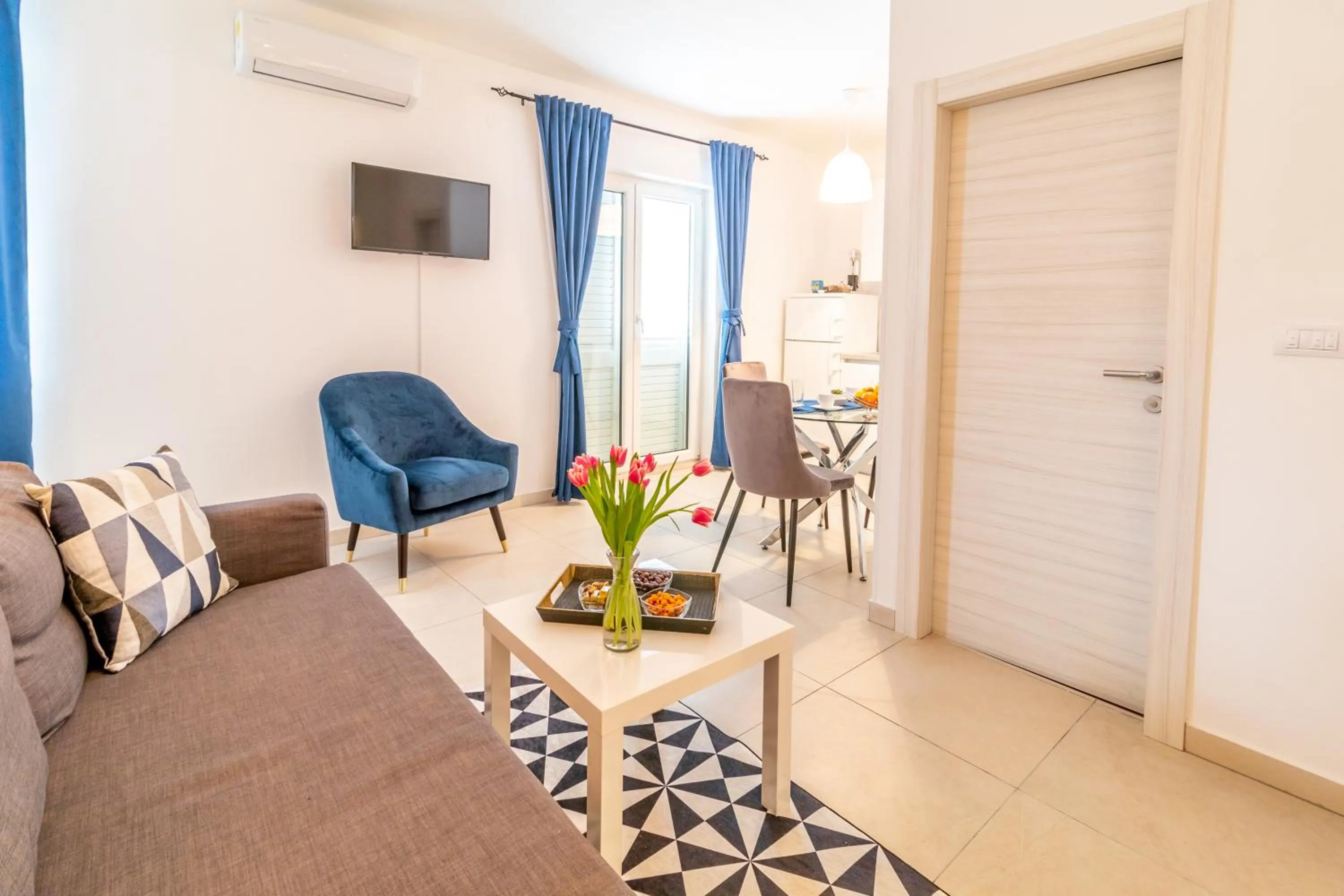 Dining area in Apartments Vito