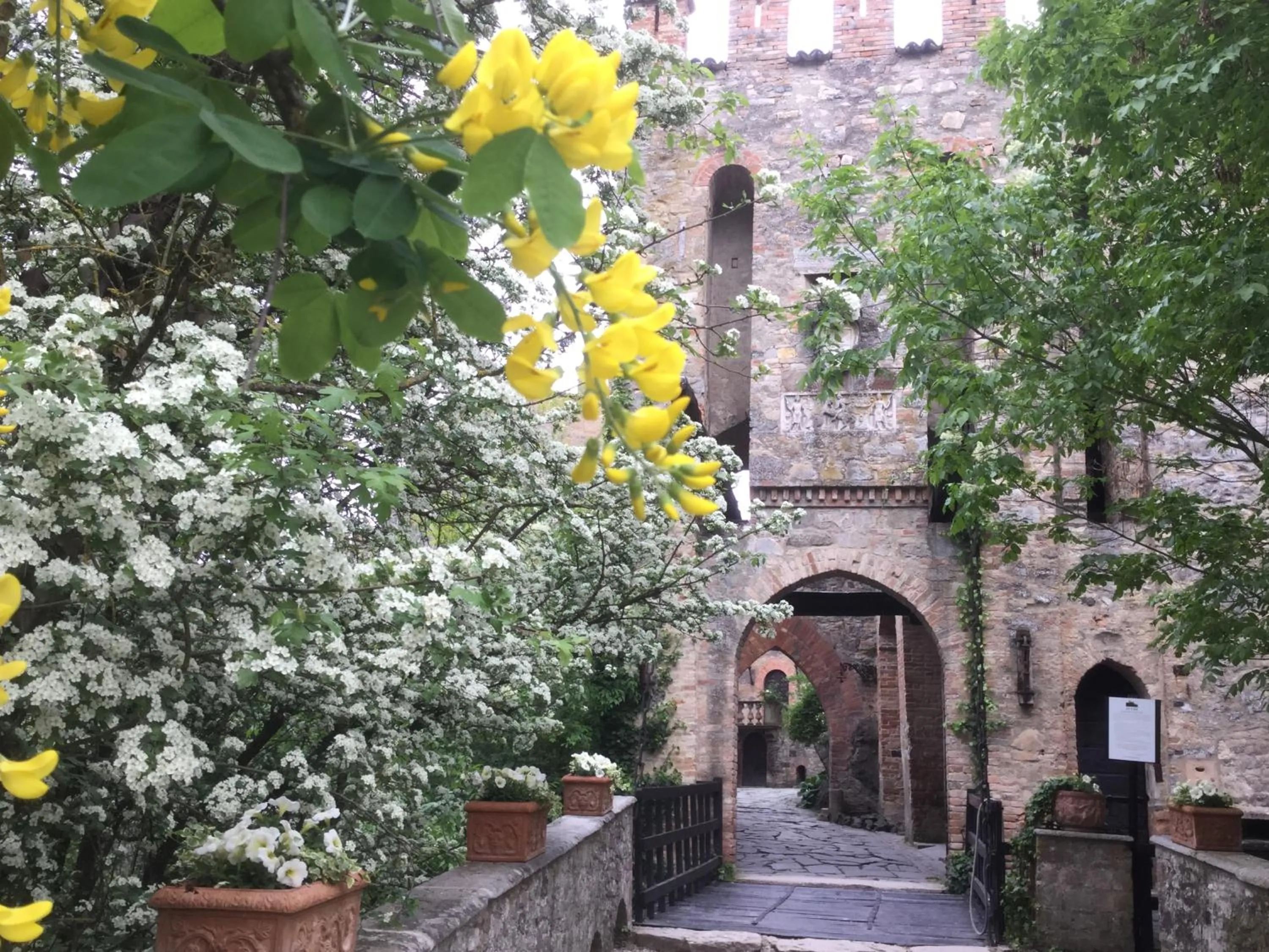Spring in Torre del Barbagianni - Castello di Gropparello