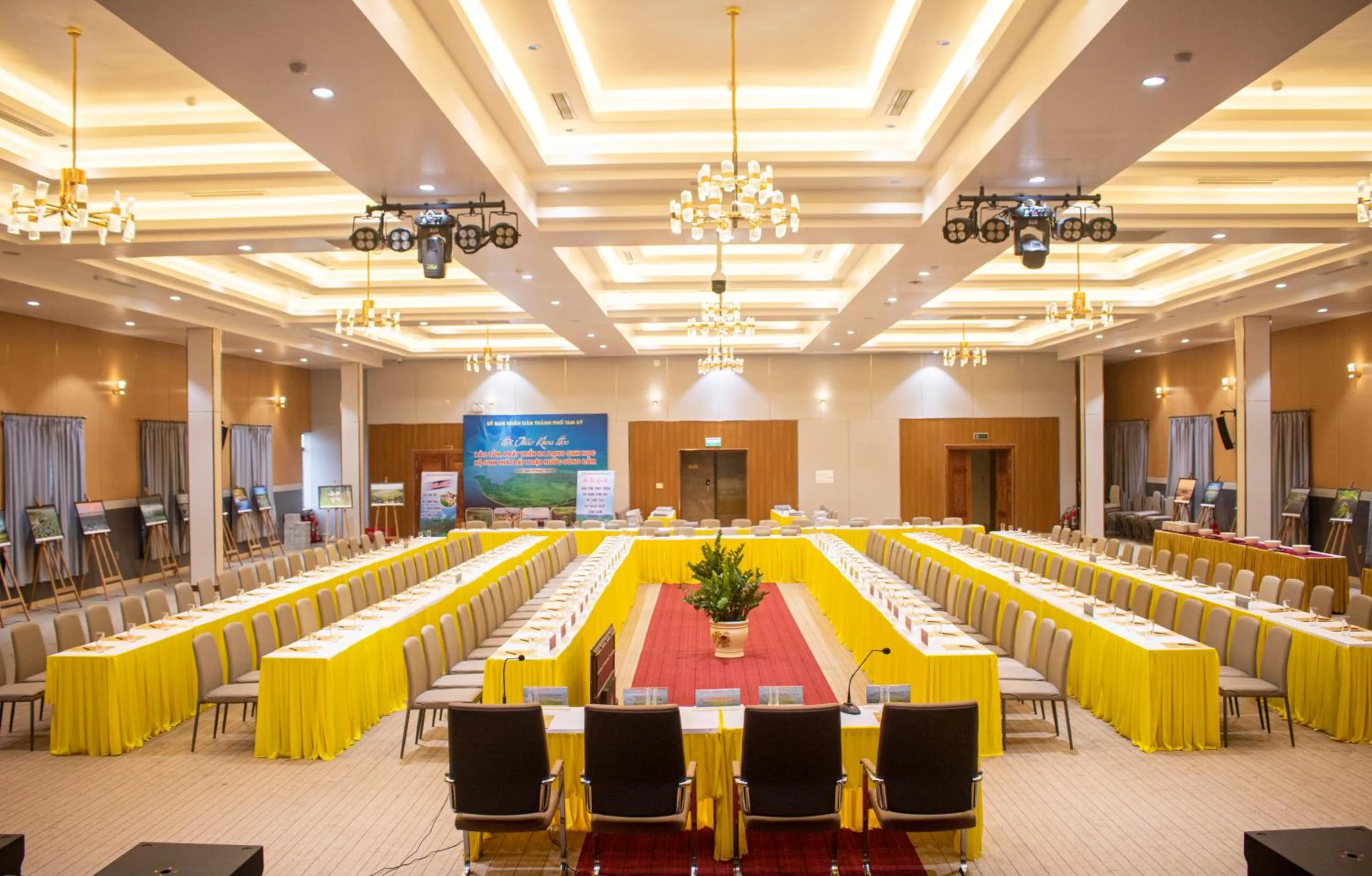 Meeting/conference room in Phú Long Tam Kỳ Hotel & Restaurant