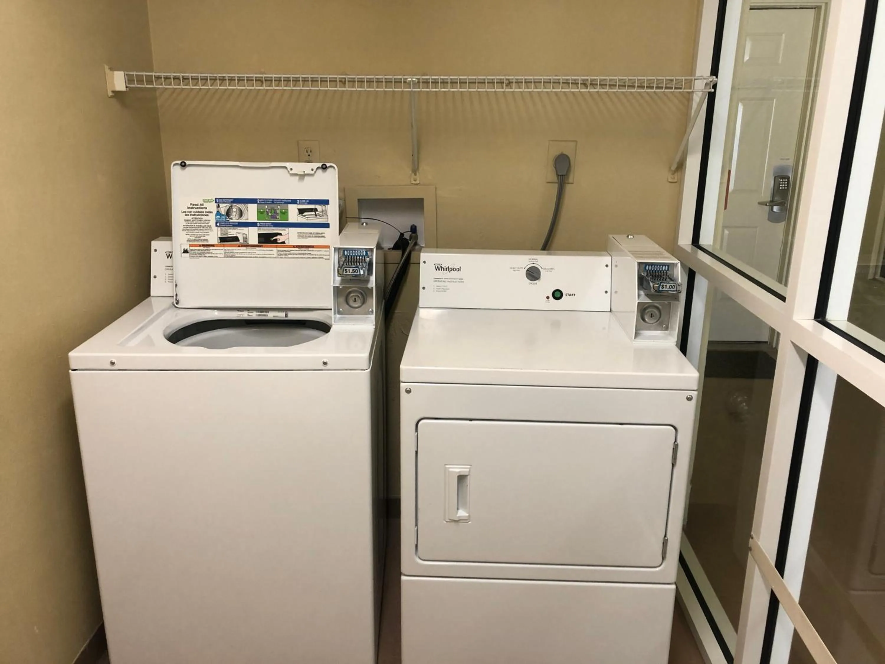 laundry, Kitchen/Kitchenette in Pelican Beach Resort by Colasan