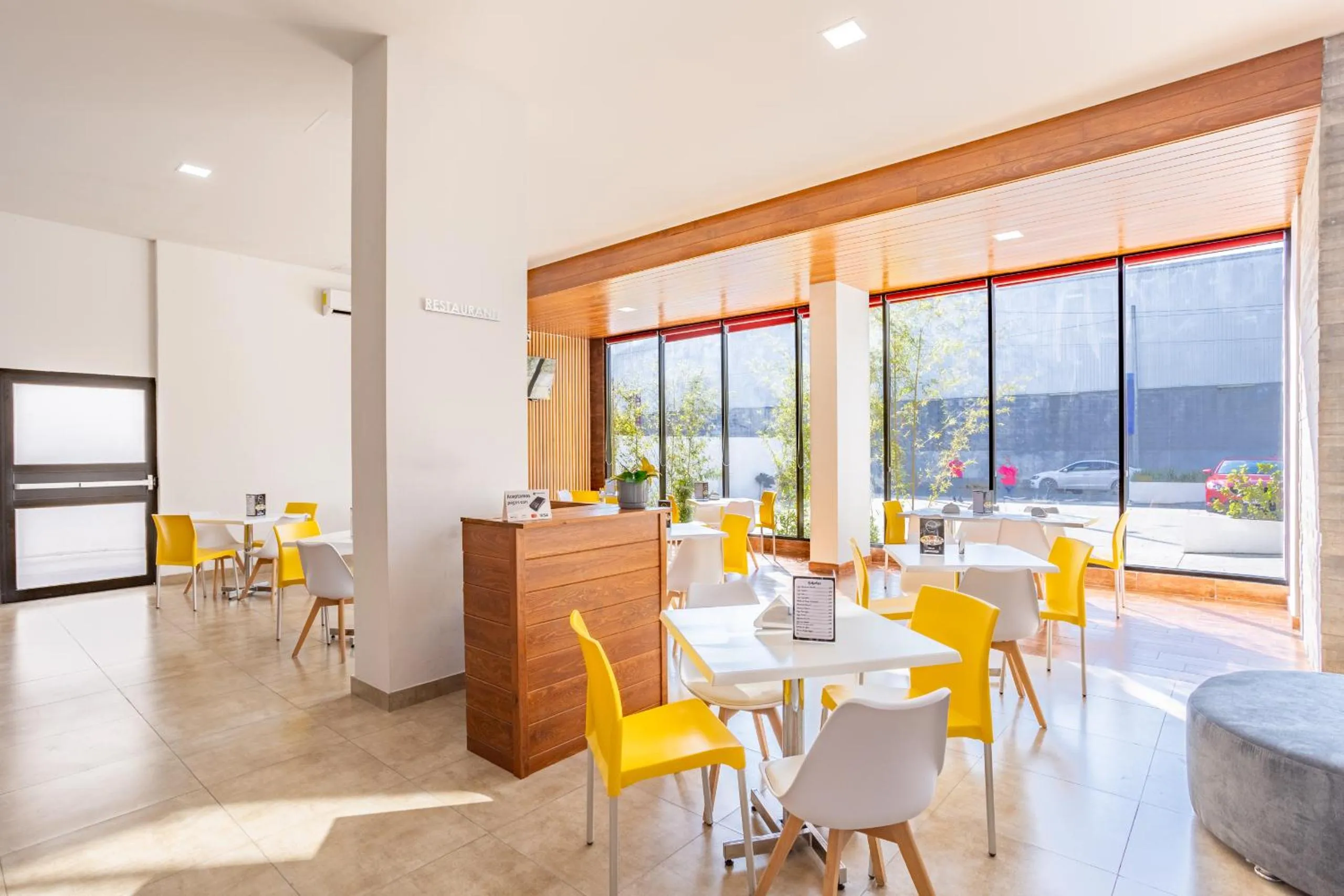 Restaurant/places to eat in WIN DAY Veracruz - Hotel Express