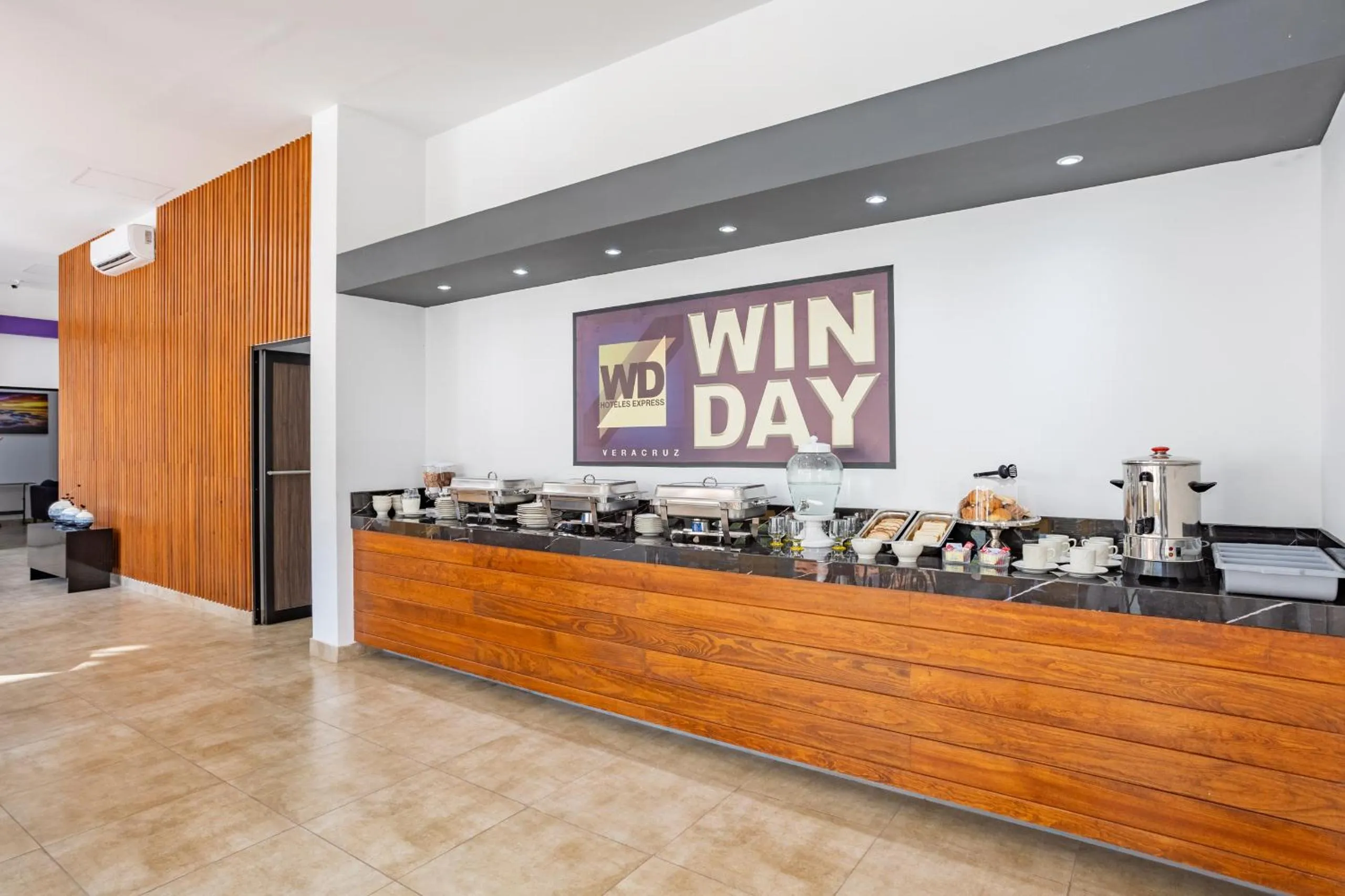 Buffet breakfast in WIN DAY Veracruz - Hotel Express