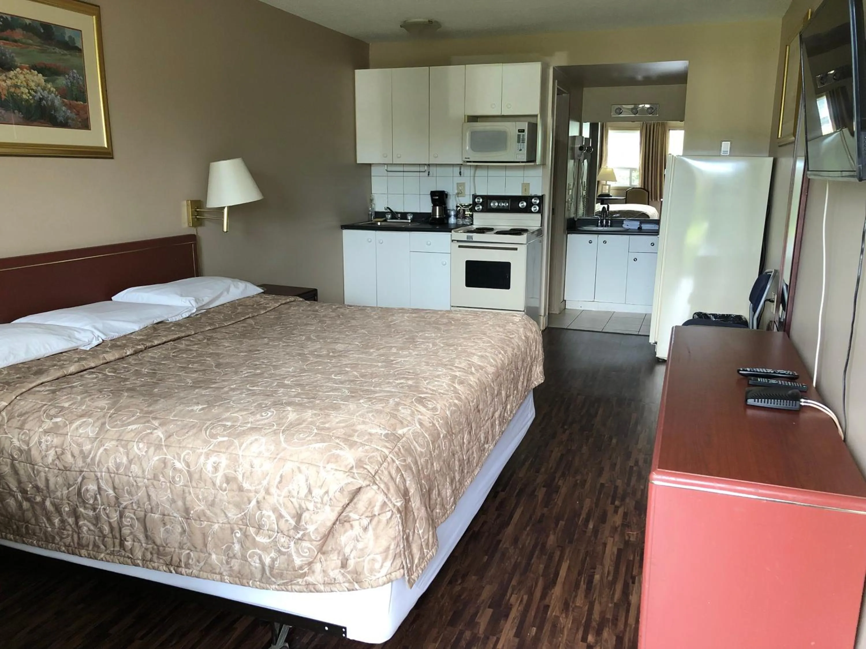 Bed in Travellers Inn