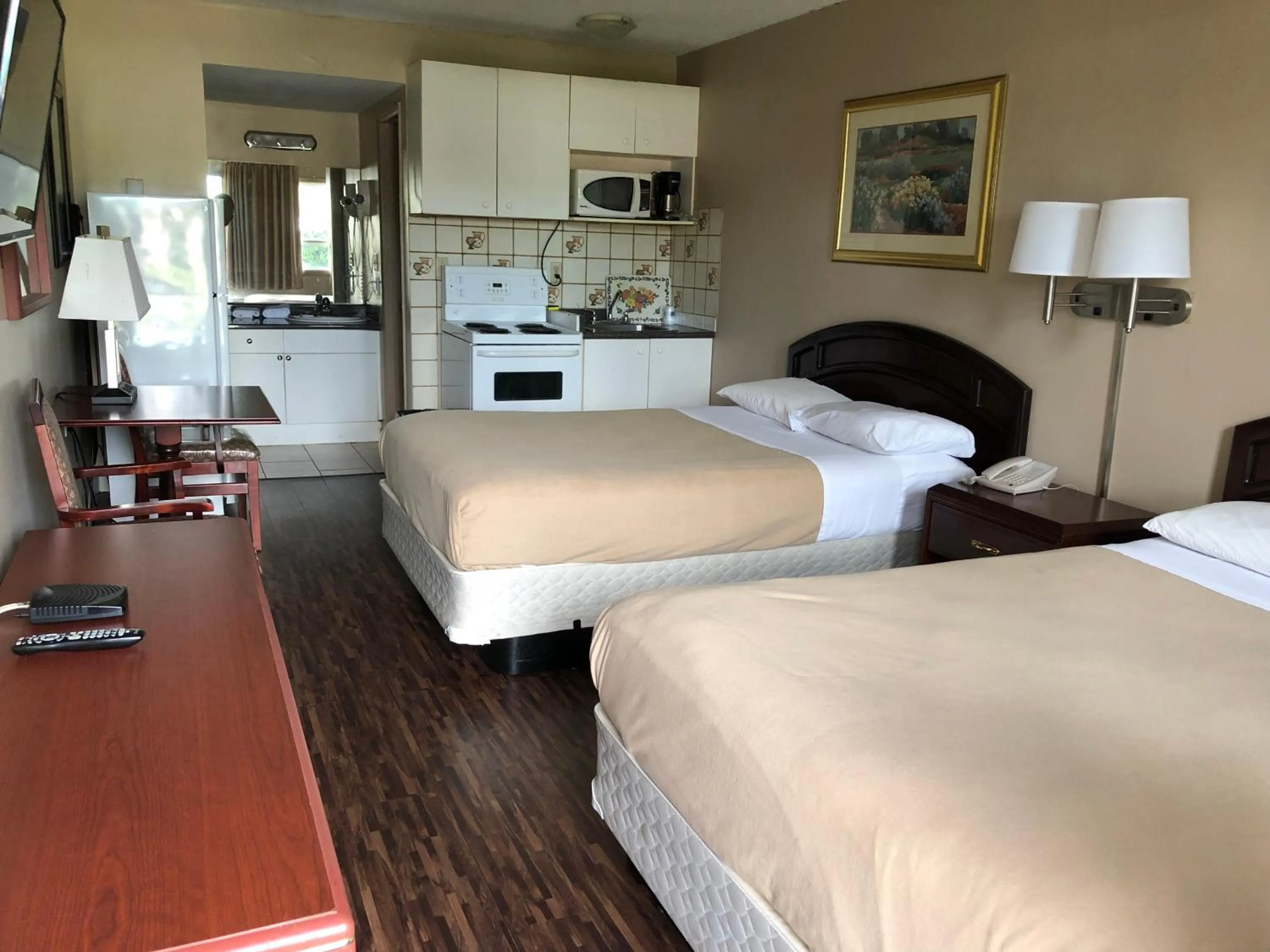 Bed in Travellers Inn