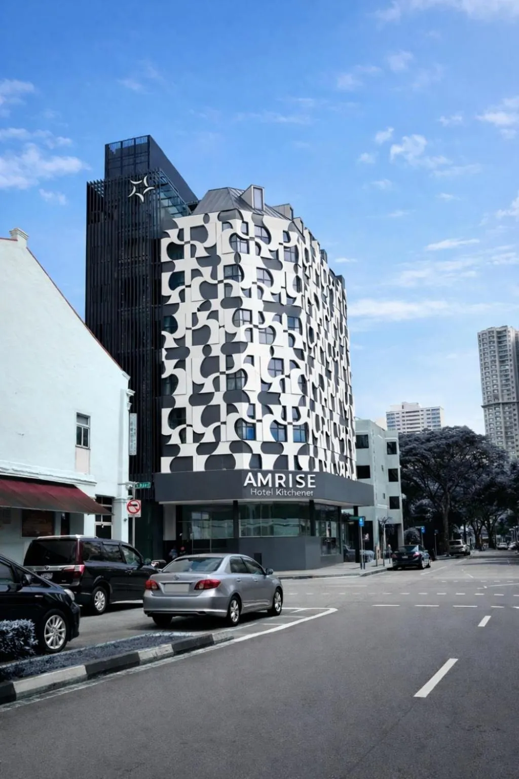 Amrise Hotel Kitchener, Check In 9PM, Check Out 8AM