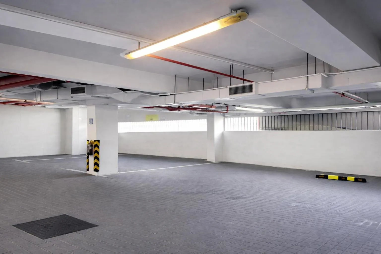 Amrise Hotel Kitchener, Check In 9PM, Check Out 8AM