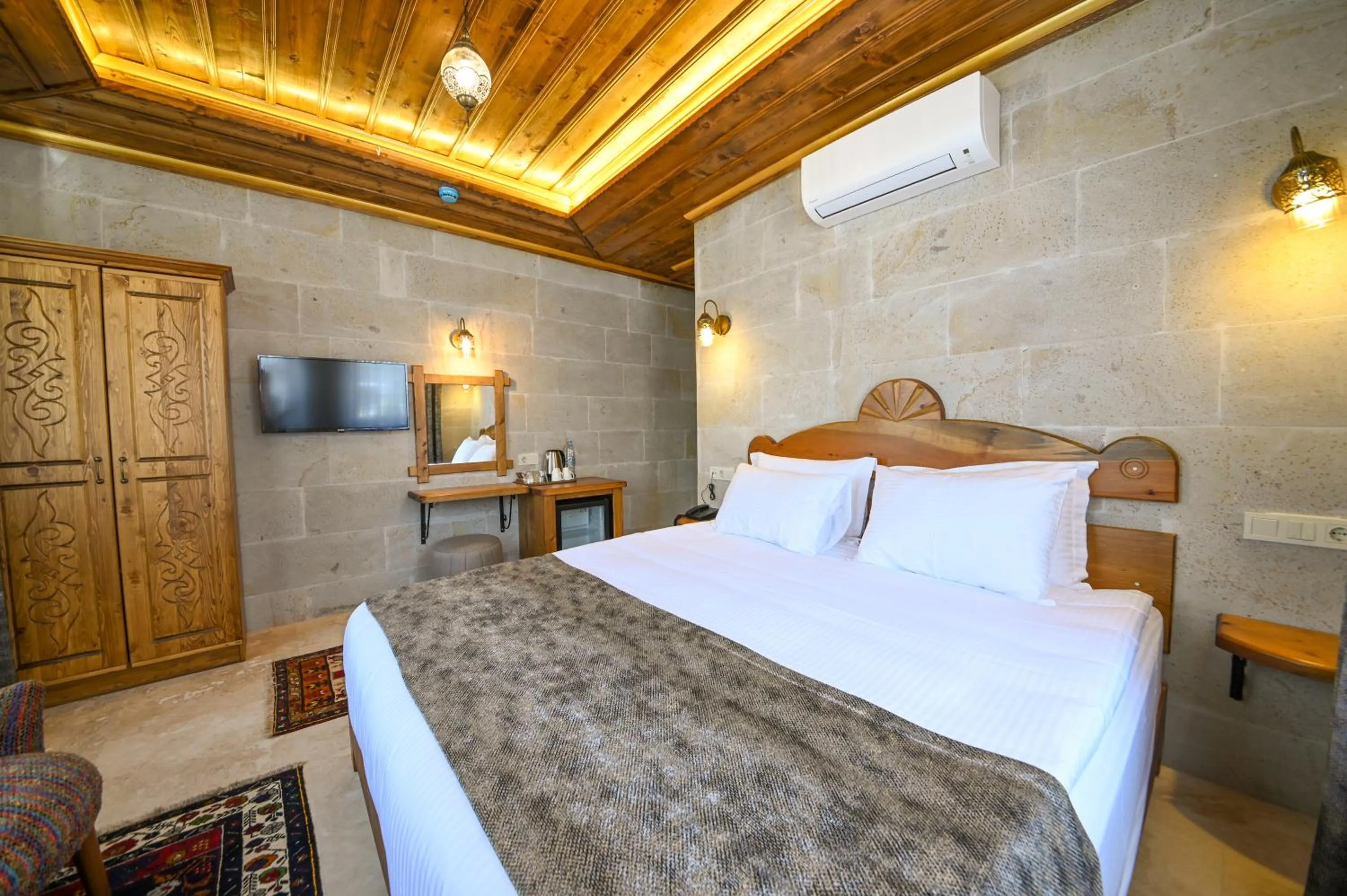 Bed in Remus Romulus Cappadocia