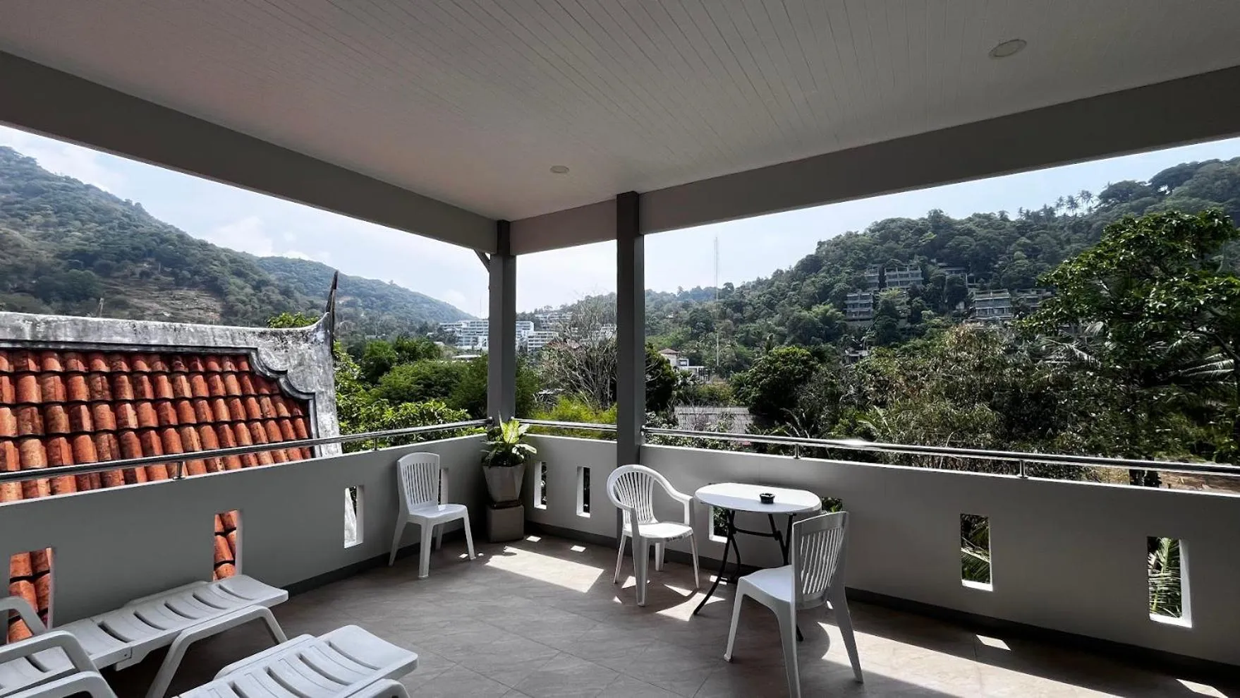 Property building in M&N Guesthouse Kata