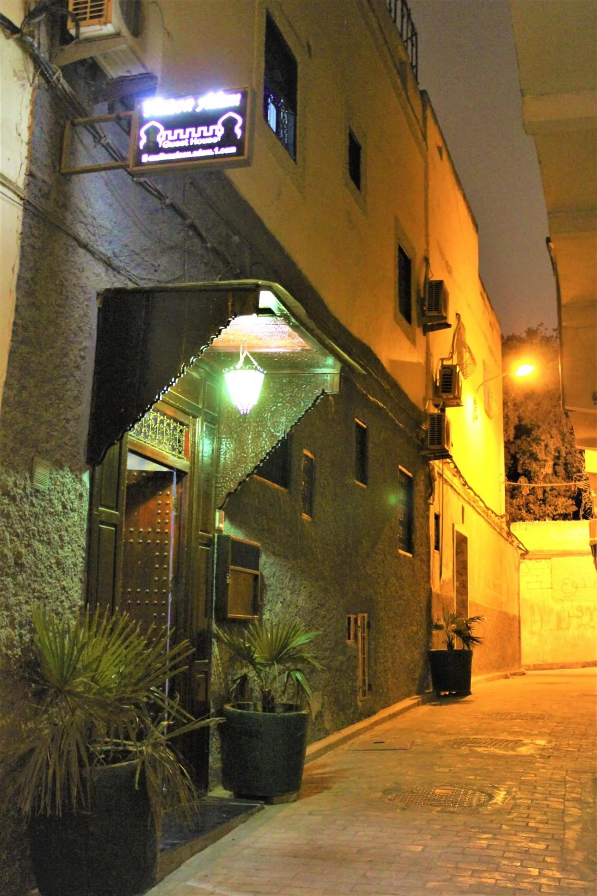 Property building in Maison Adam