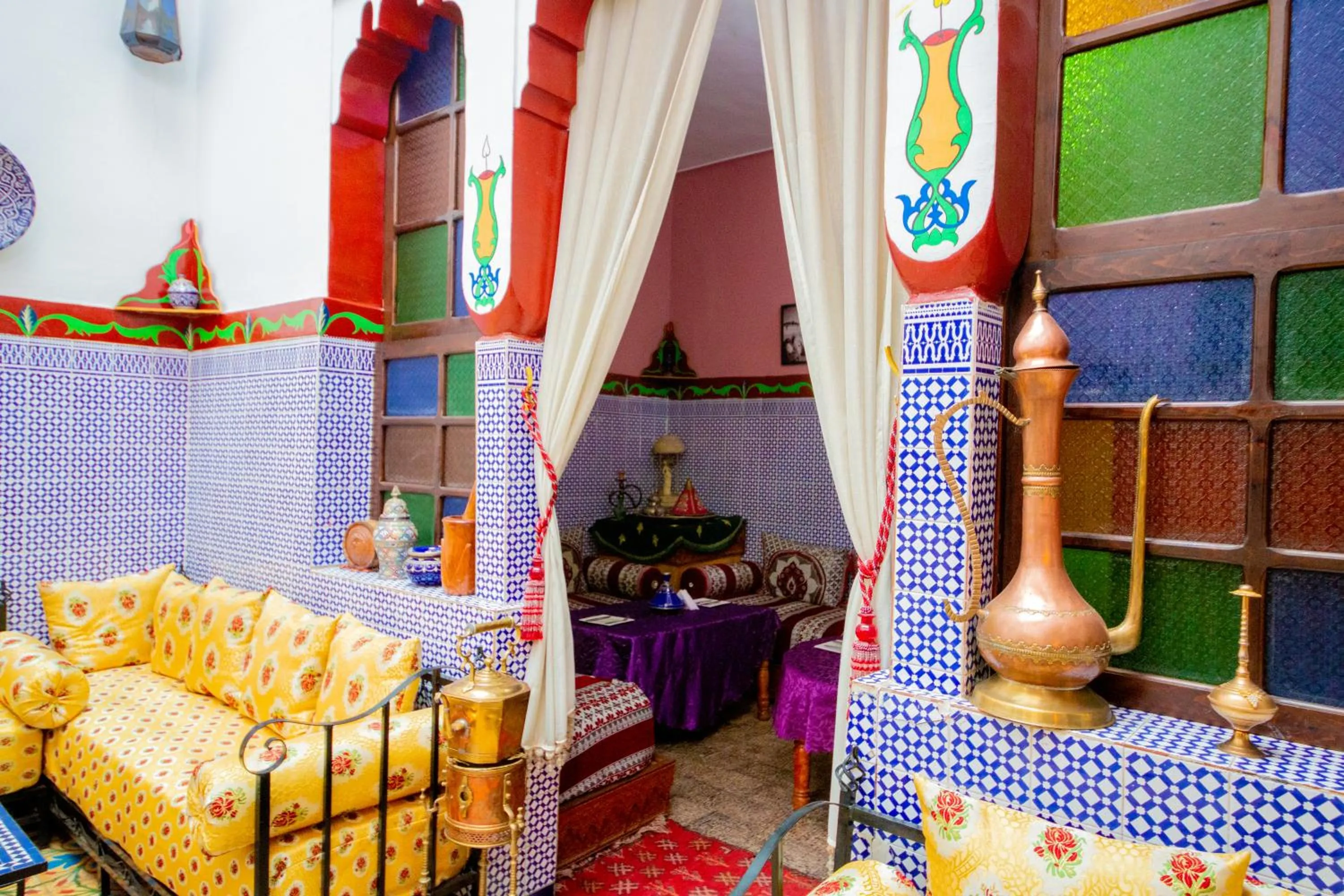 Restaurant/places to eat in Maison Adam