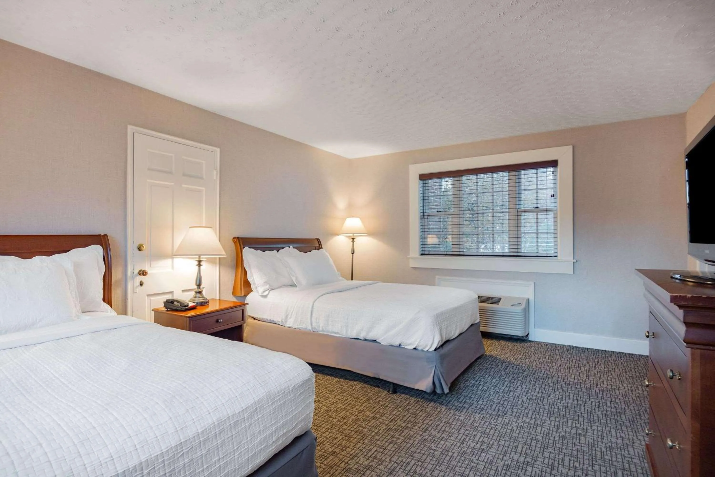 Photo of the whole room, Bed in Natural Bridge Hotel, Trademark Collection by Wyndham