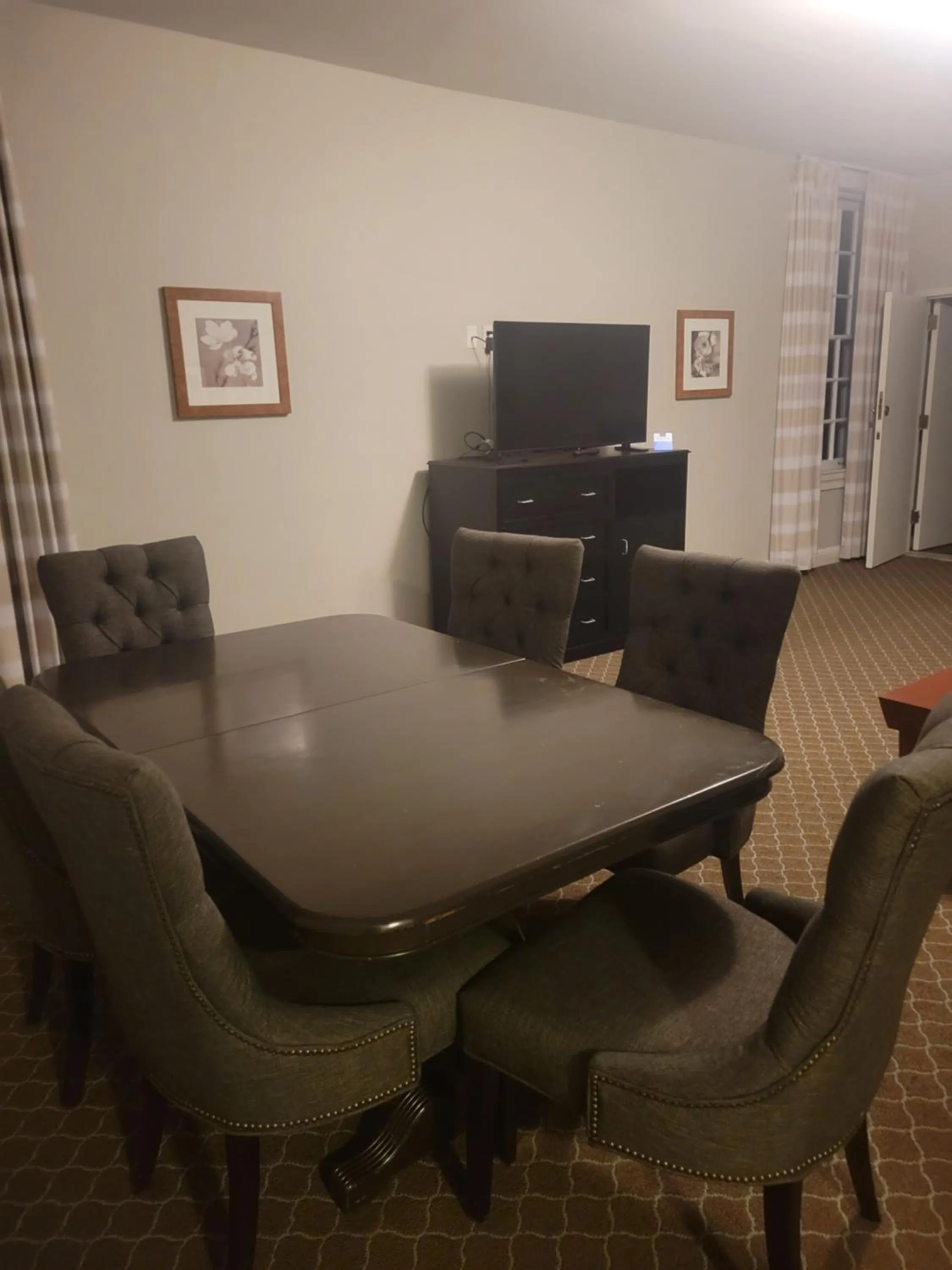 Communal lounge/ TV room in Natural Bridge Hotel, Trademark Collection by Wyndham