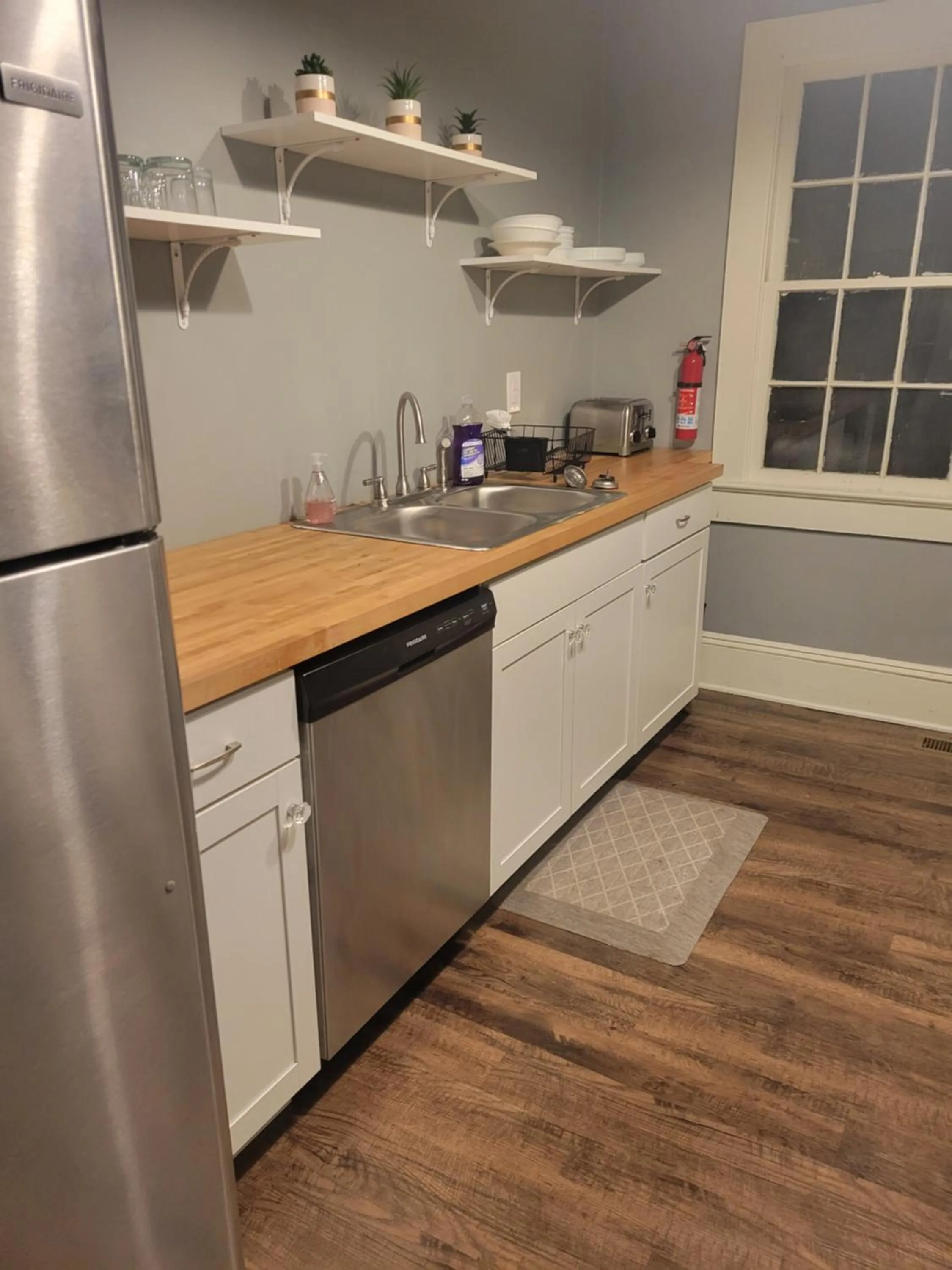 Kitchen or kitchenette in Natural Bridge Hotel, Trademark Collection by Wyndham