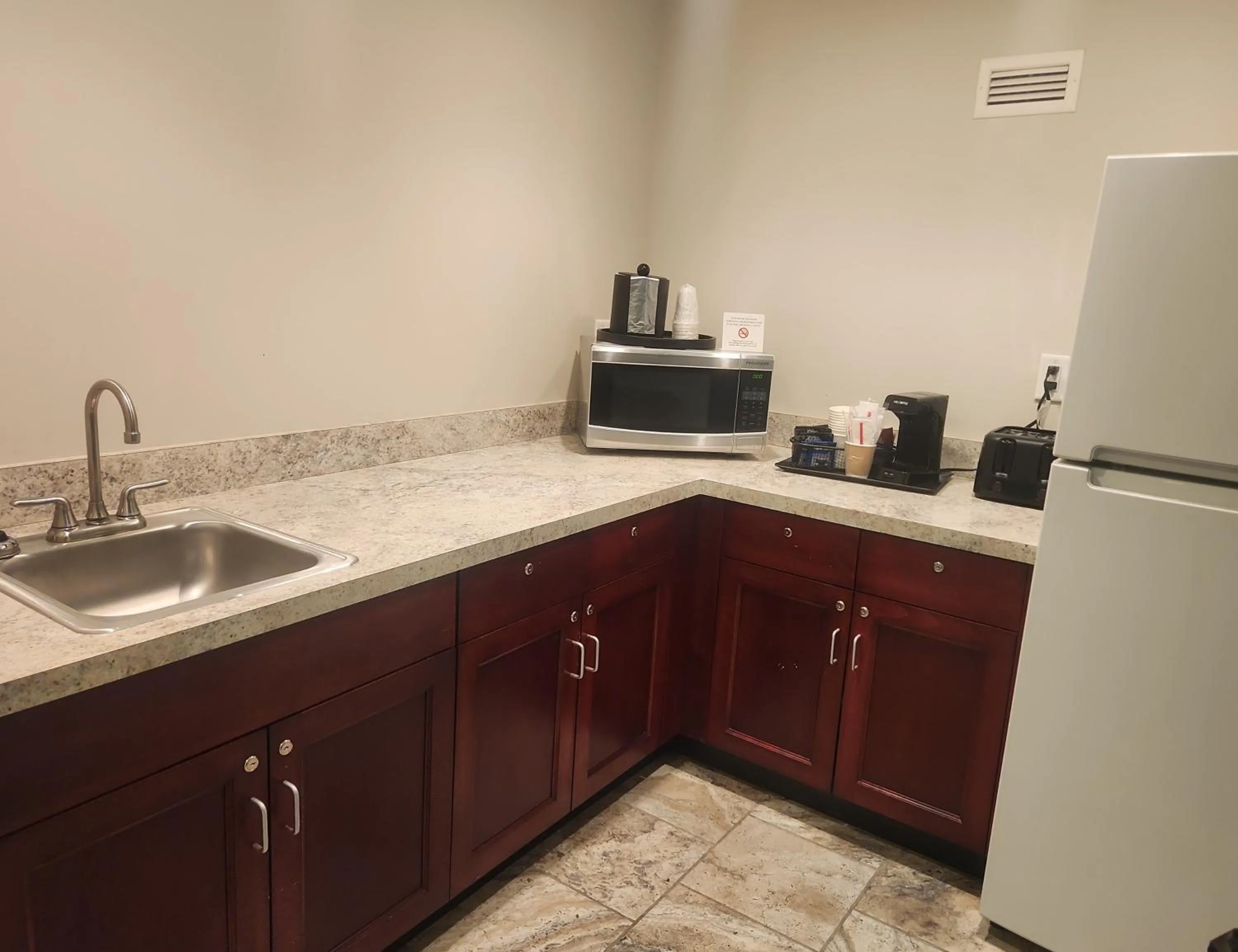 Kitchen or kitchenette in Natural Bridge Hotel, Trademark Collection by Wyndham