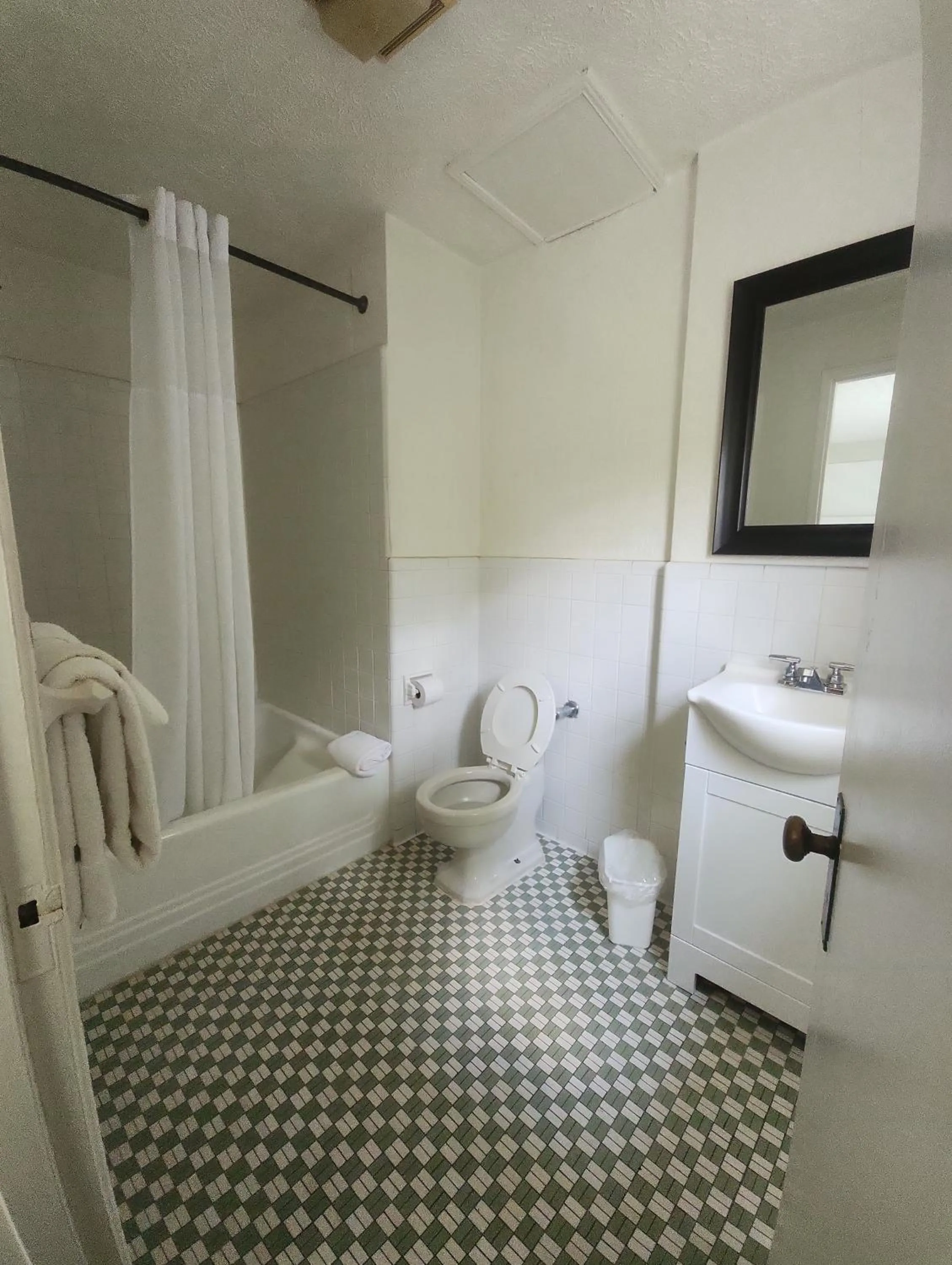 Bathroom in Natural Bridge Hotel, Trademark Collection by Wyndham