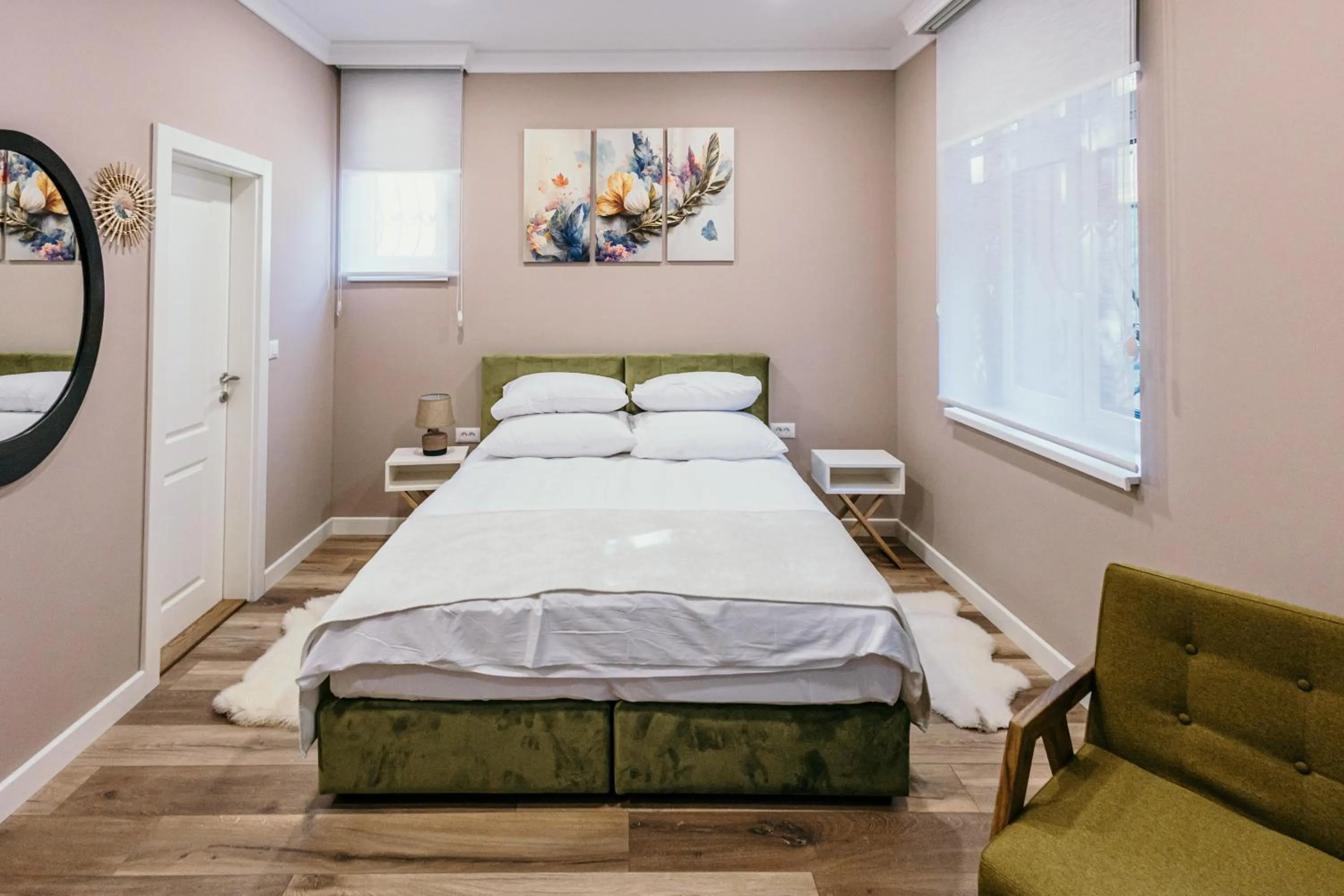 Bed in Pansion "Fawlty Towers" Sarajevo