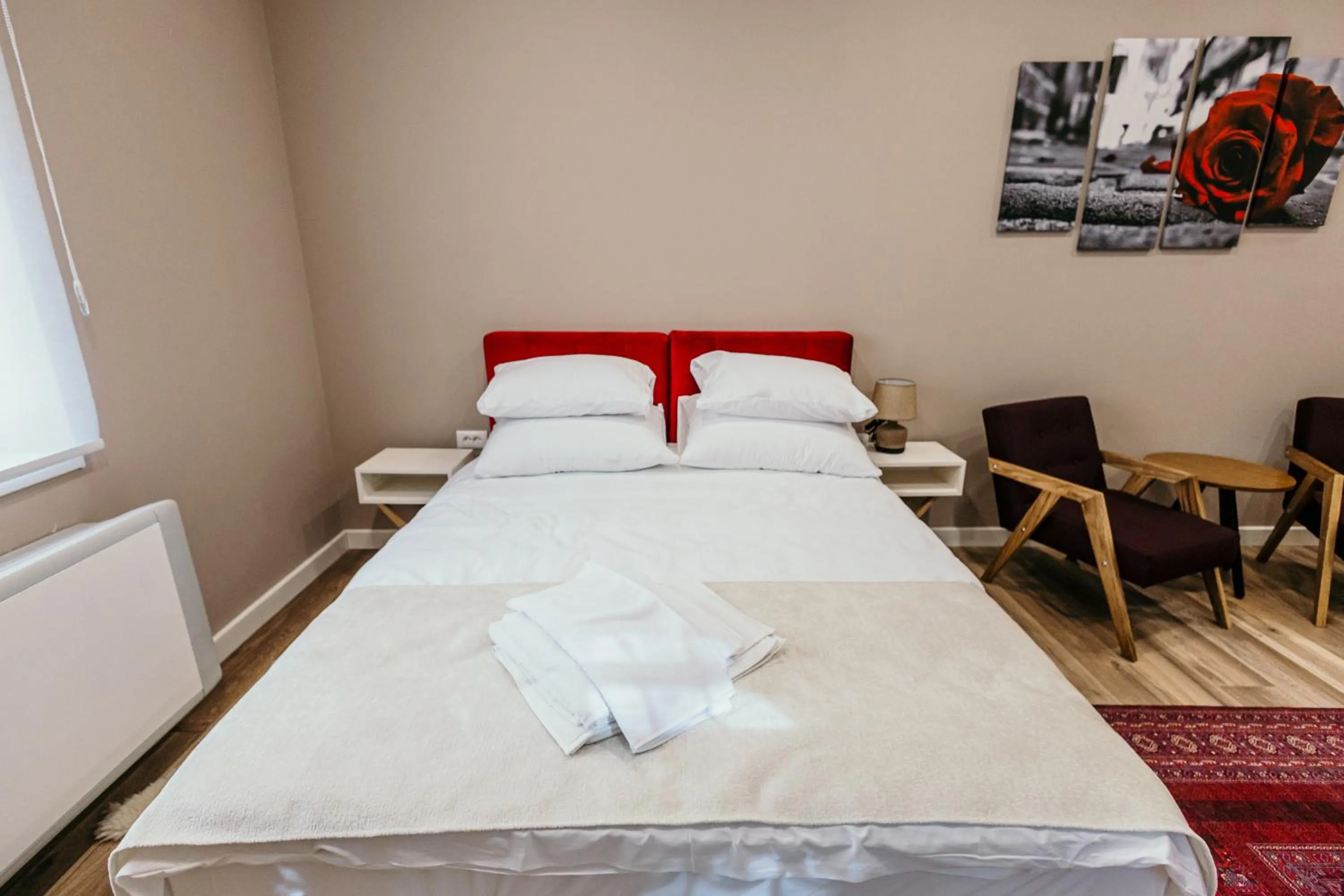 Bed in Pansion "Fawlty Towers" Sarajevo