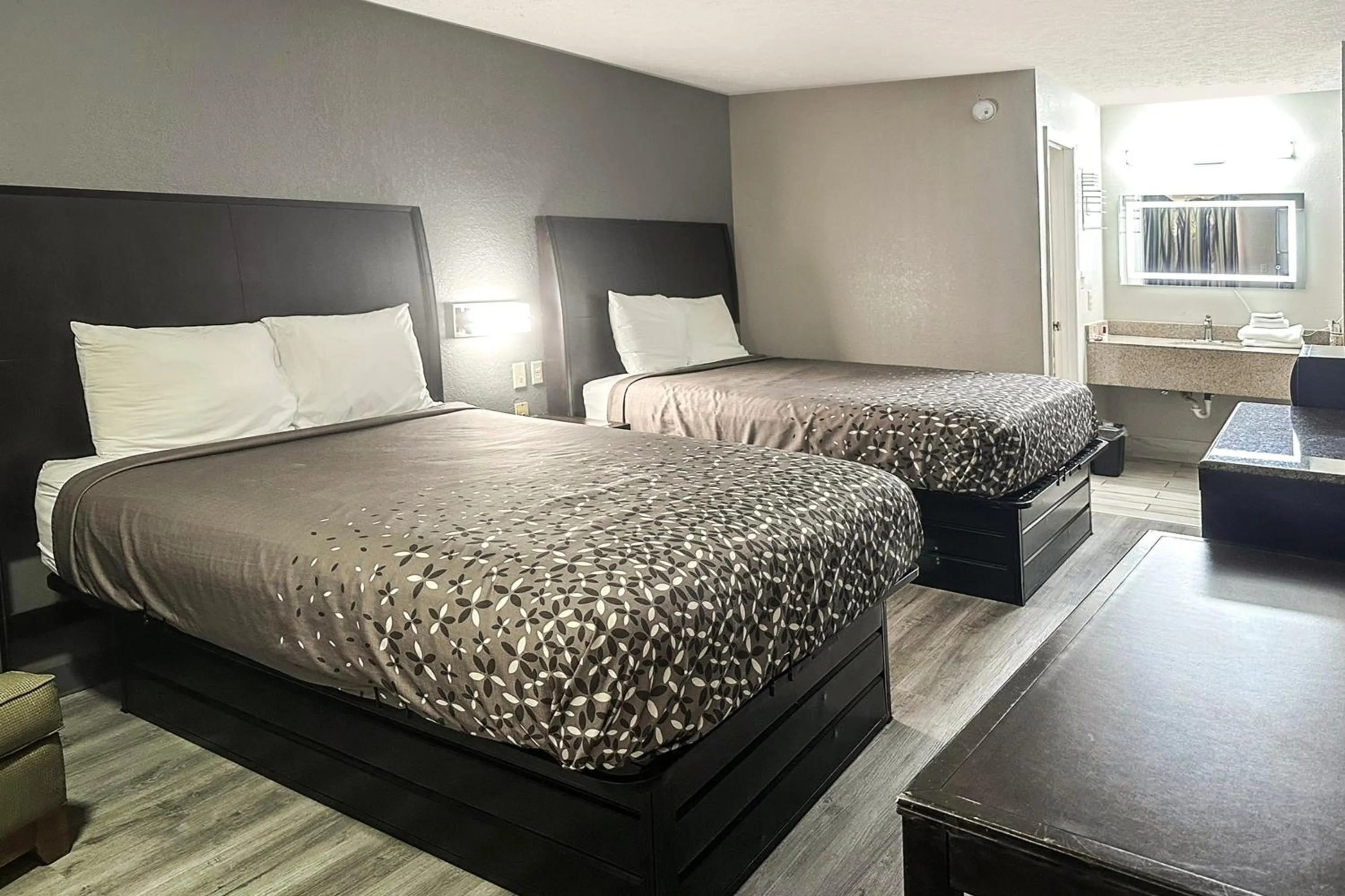 Bedroom in Regal Inn Guntersville By OYO Hwy 431