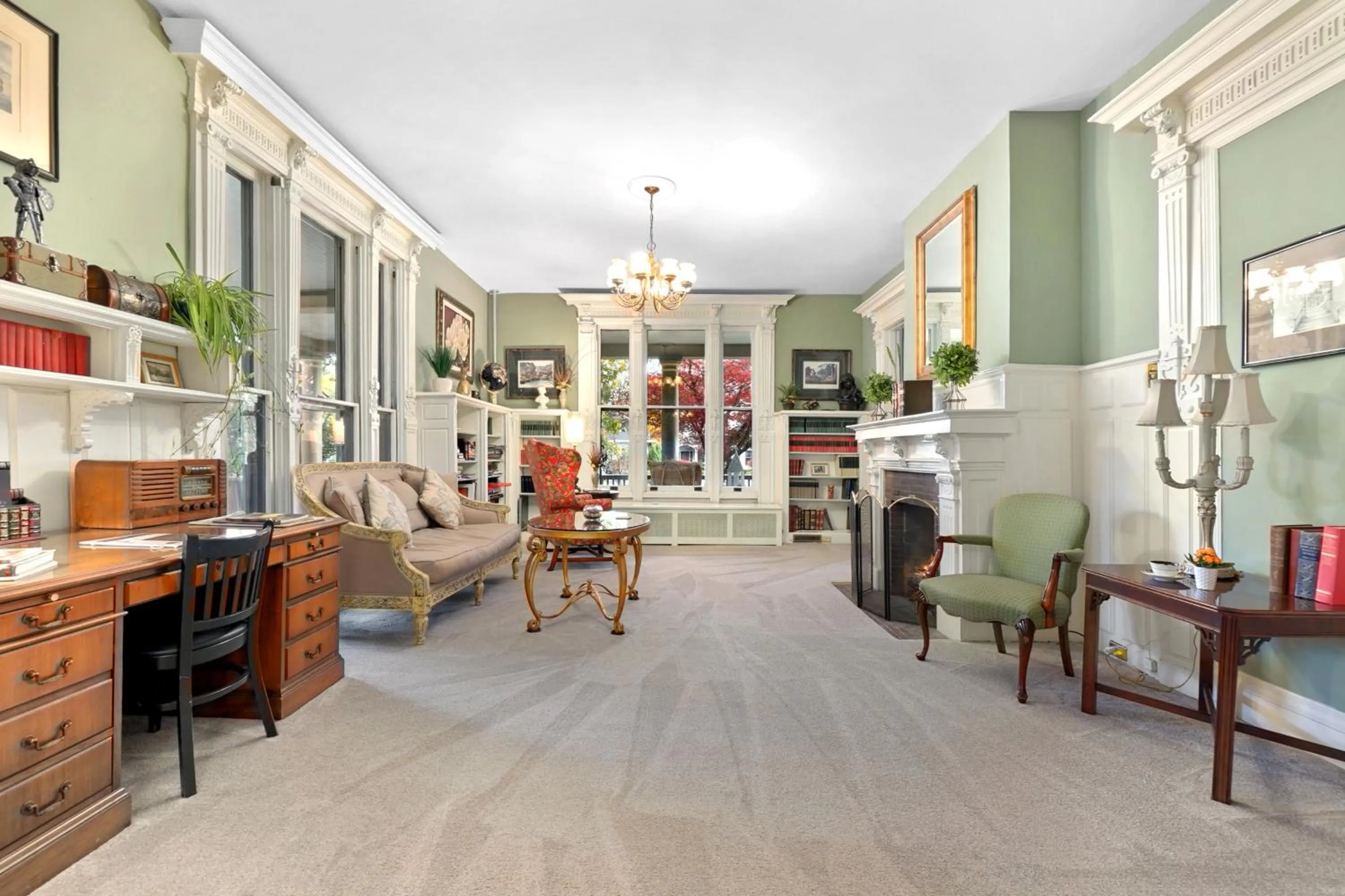 Library in DeBary Inn