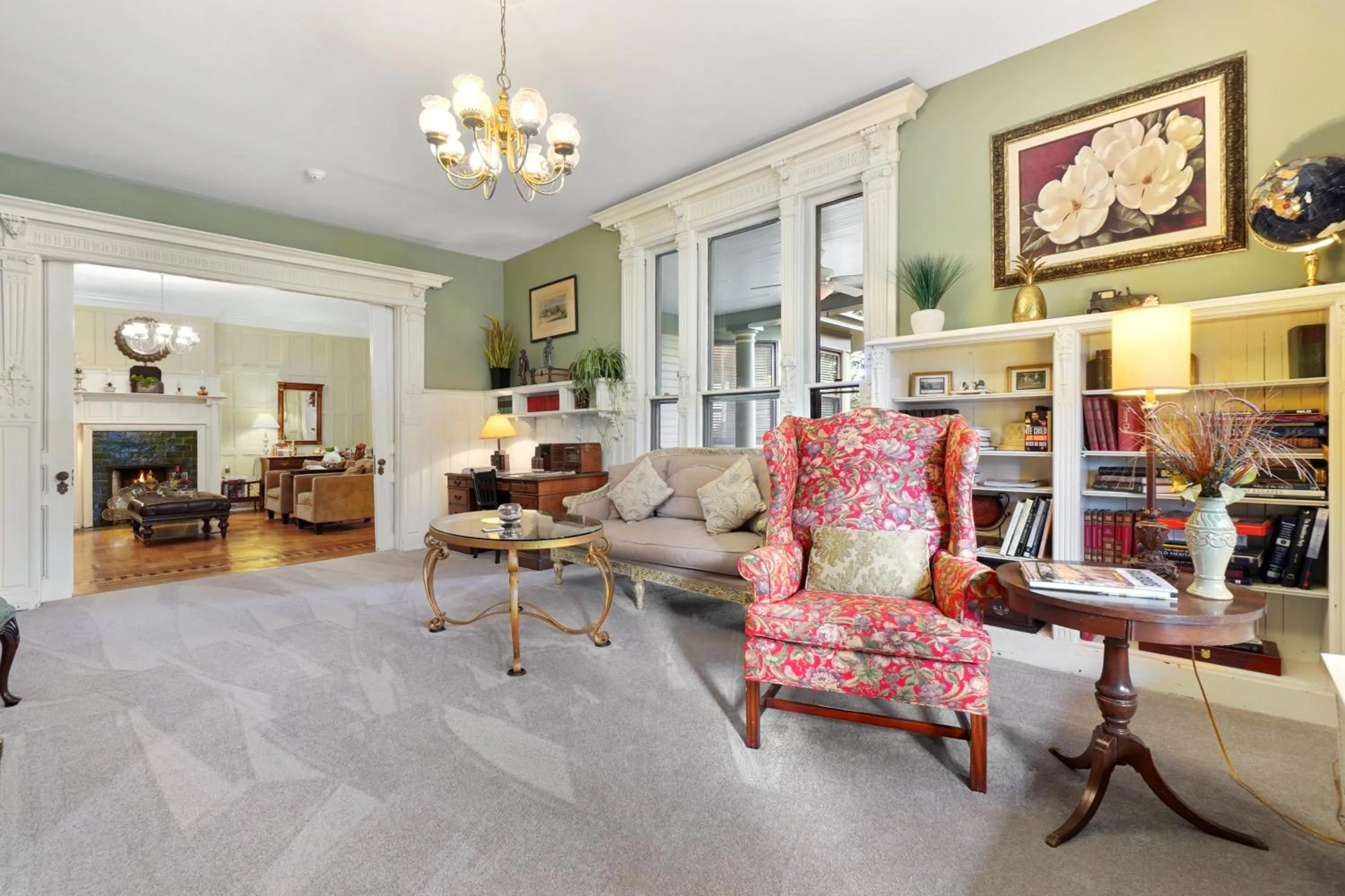 Library in DeBary Inn