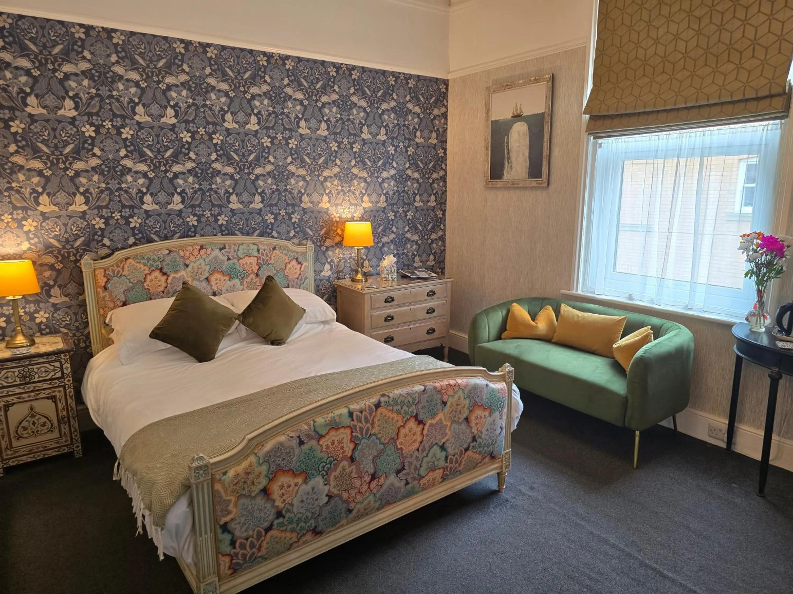 Photo of the whole room, Bed in Ashburton House - B&B