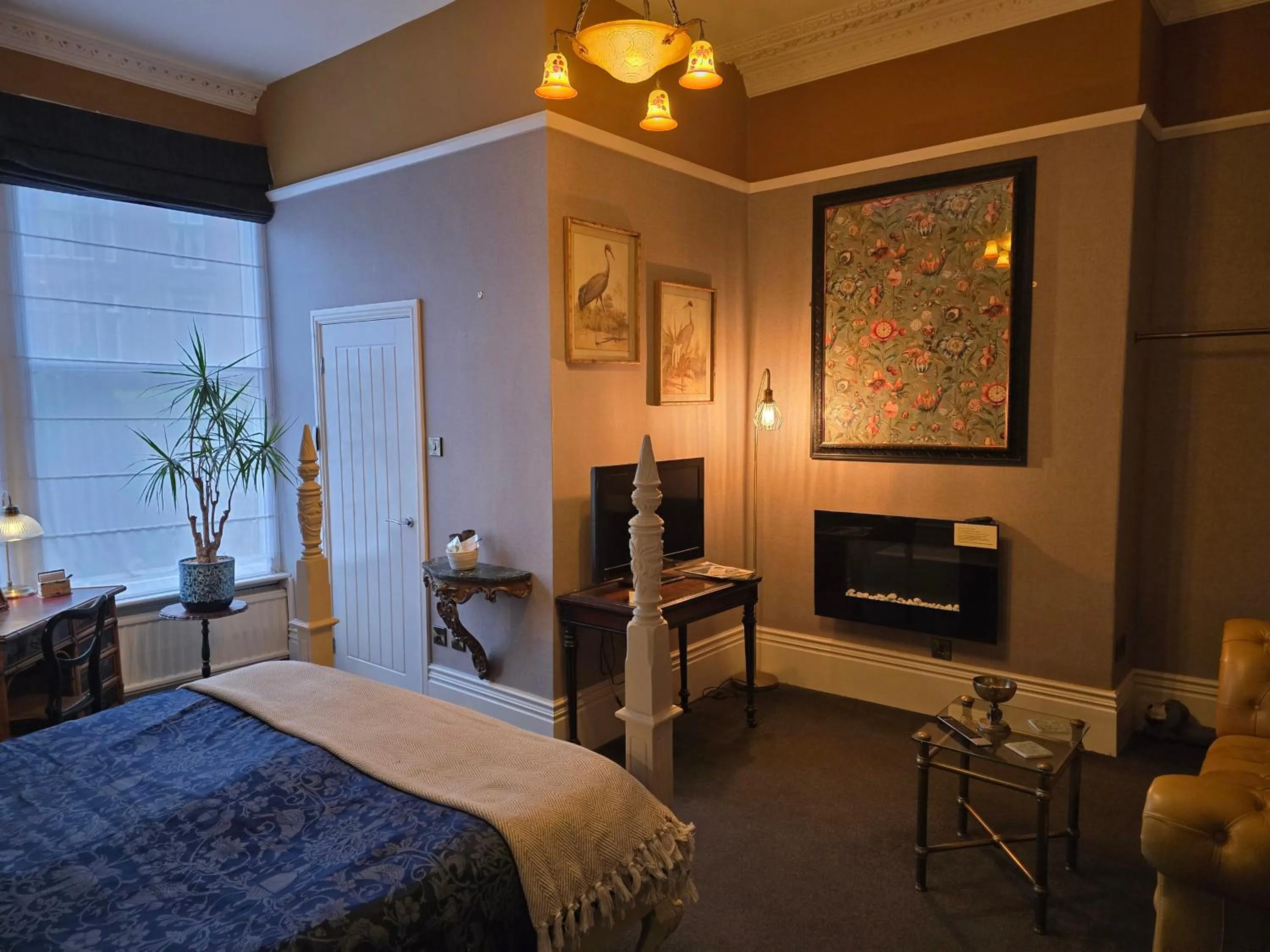 Bedroom, Bed in Ashburton House - B&B