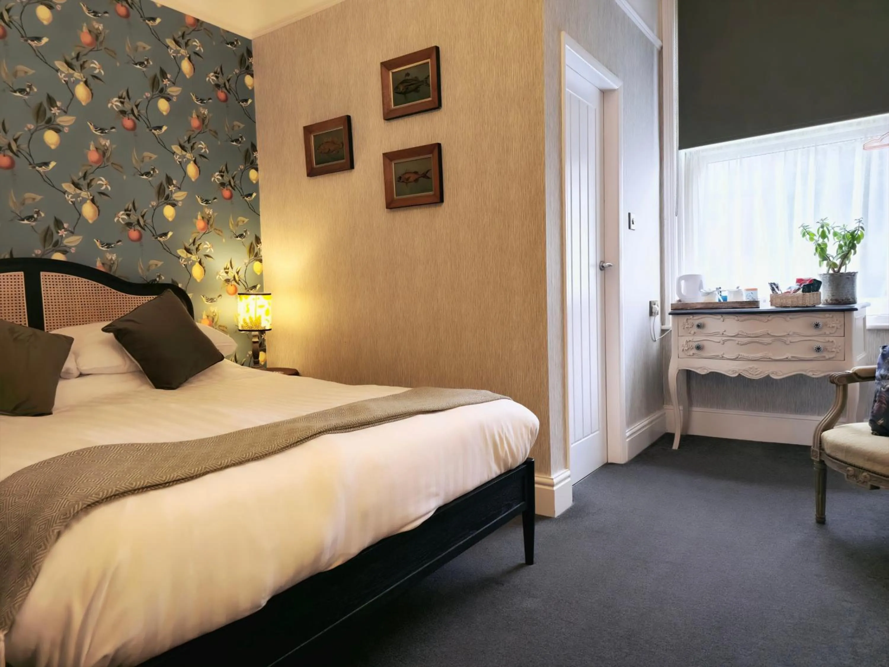 Bedroom, Bed in Ashburton House - B&B