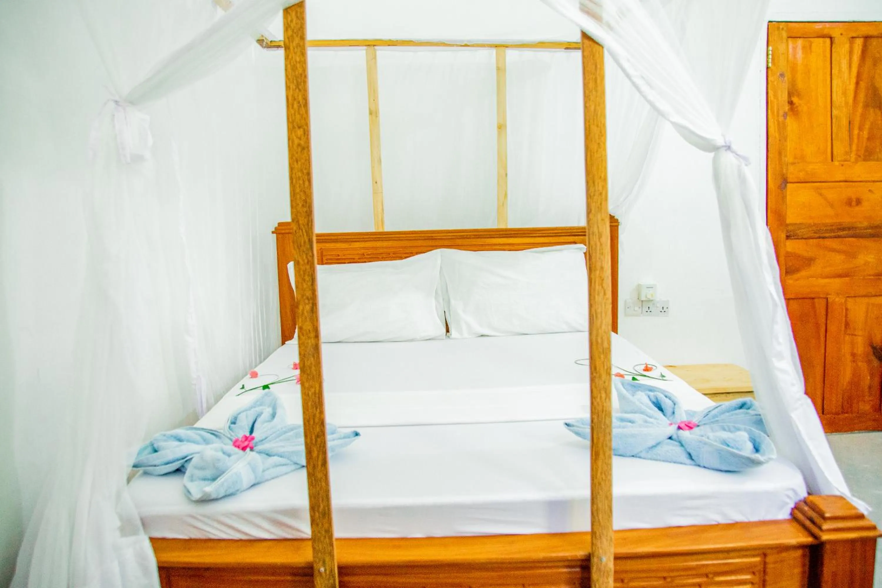 Bed in Pamoja Beach Stays Hotel in Jambiani