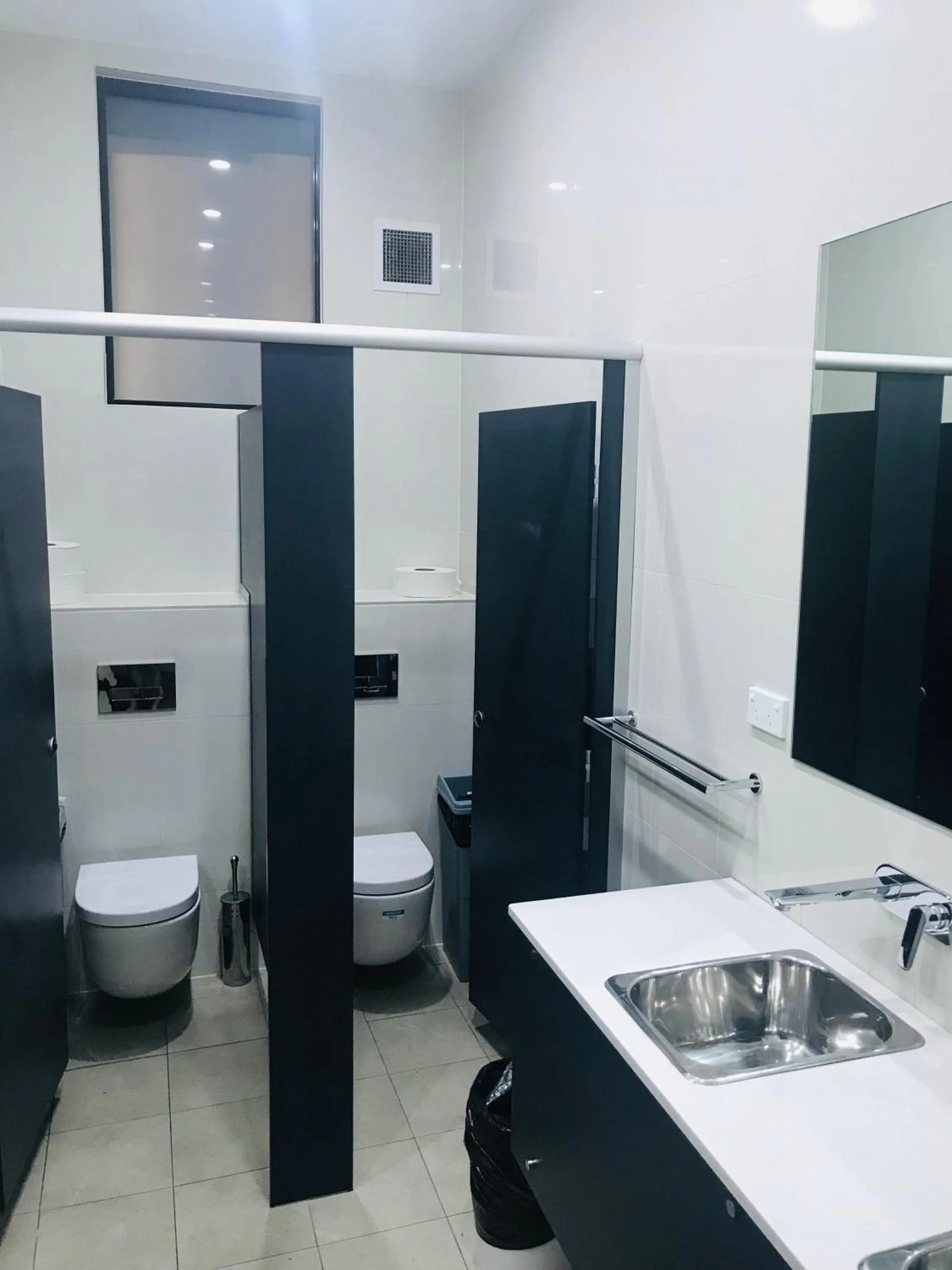 Bathroom in Newtown Backpackers