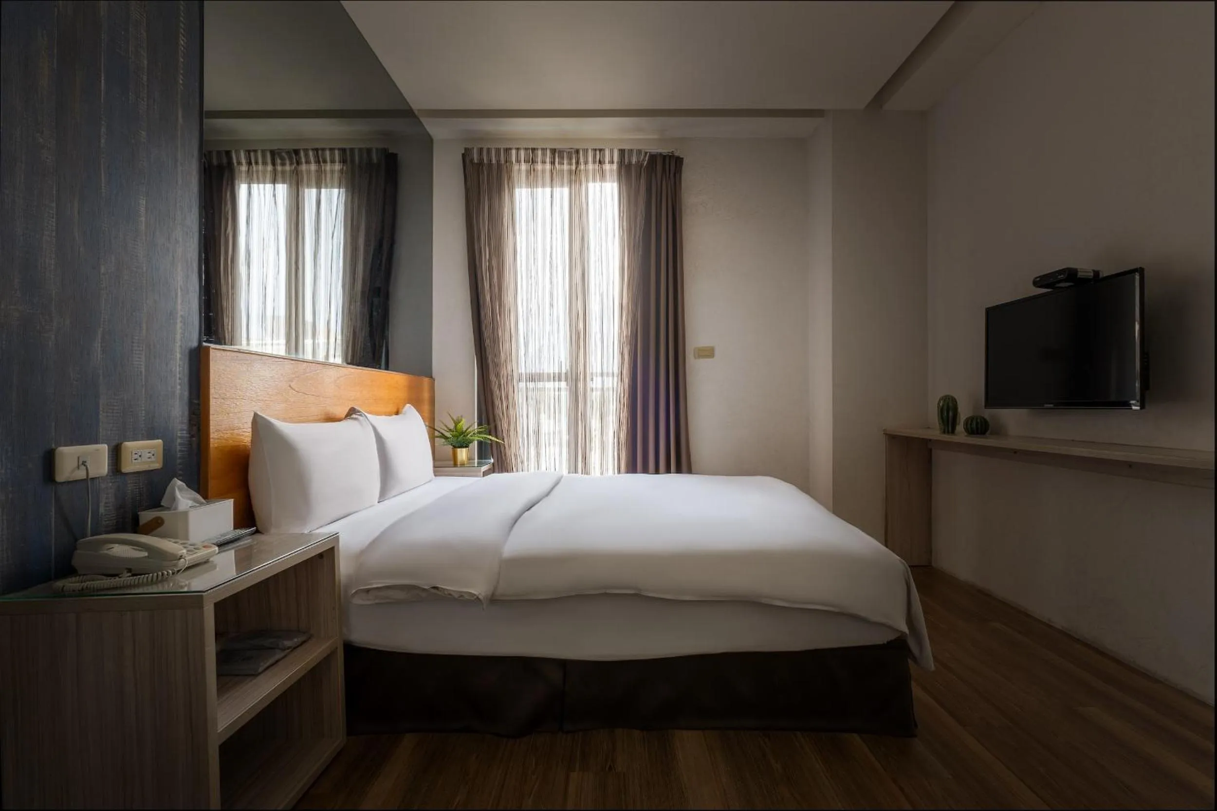 Bed in CHECK inn Express Taichung FuXing Hall 2