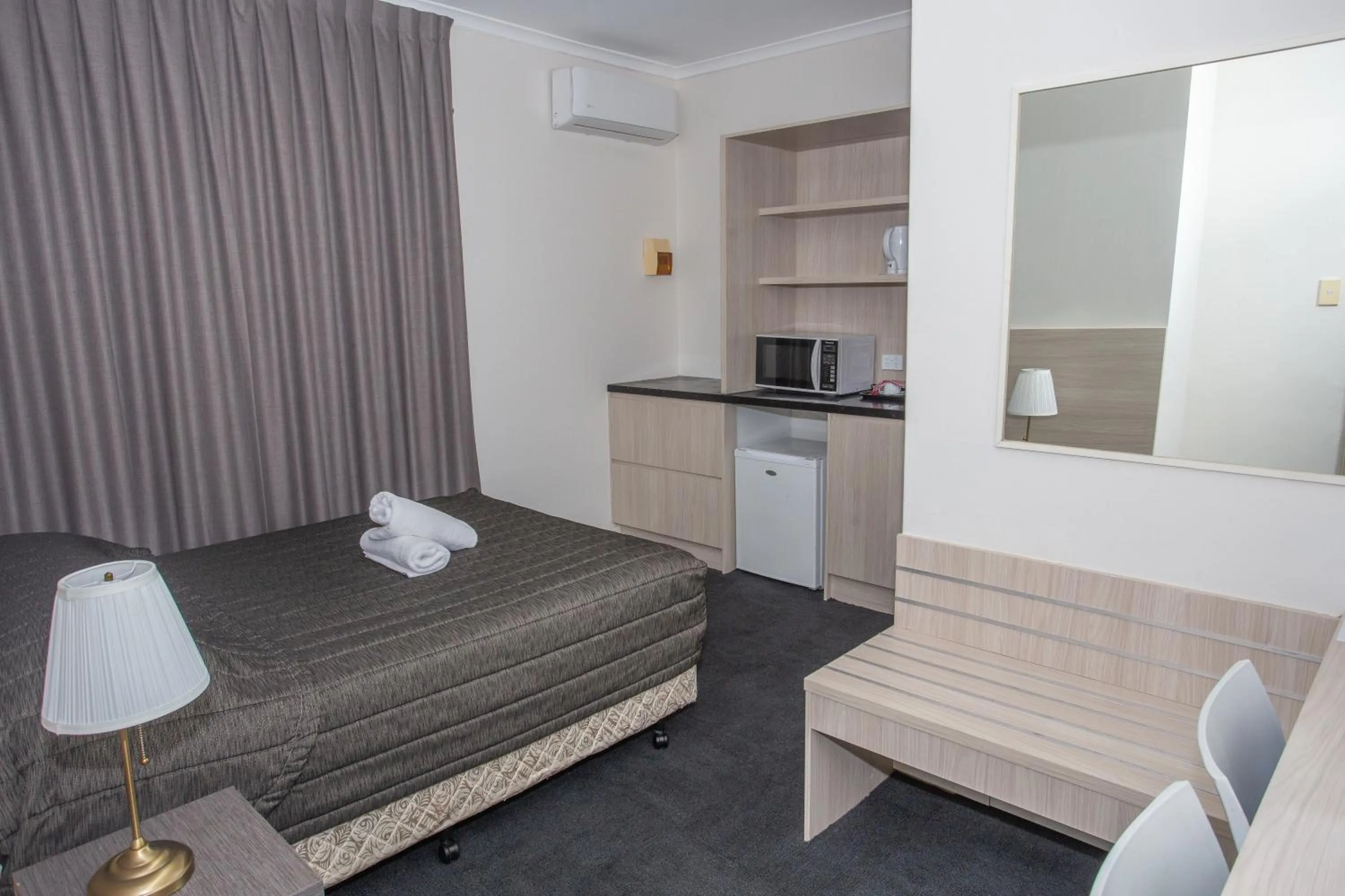 Bed in Westside Motor Inn