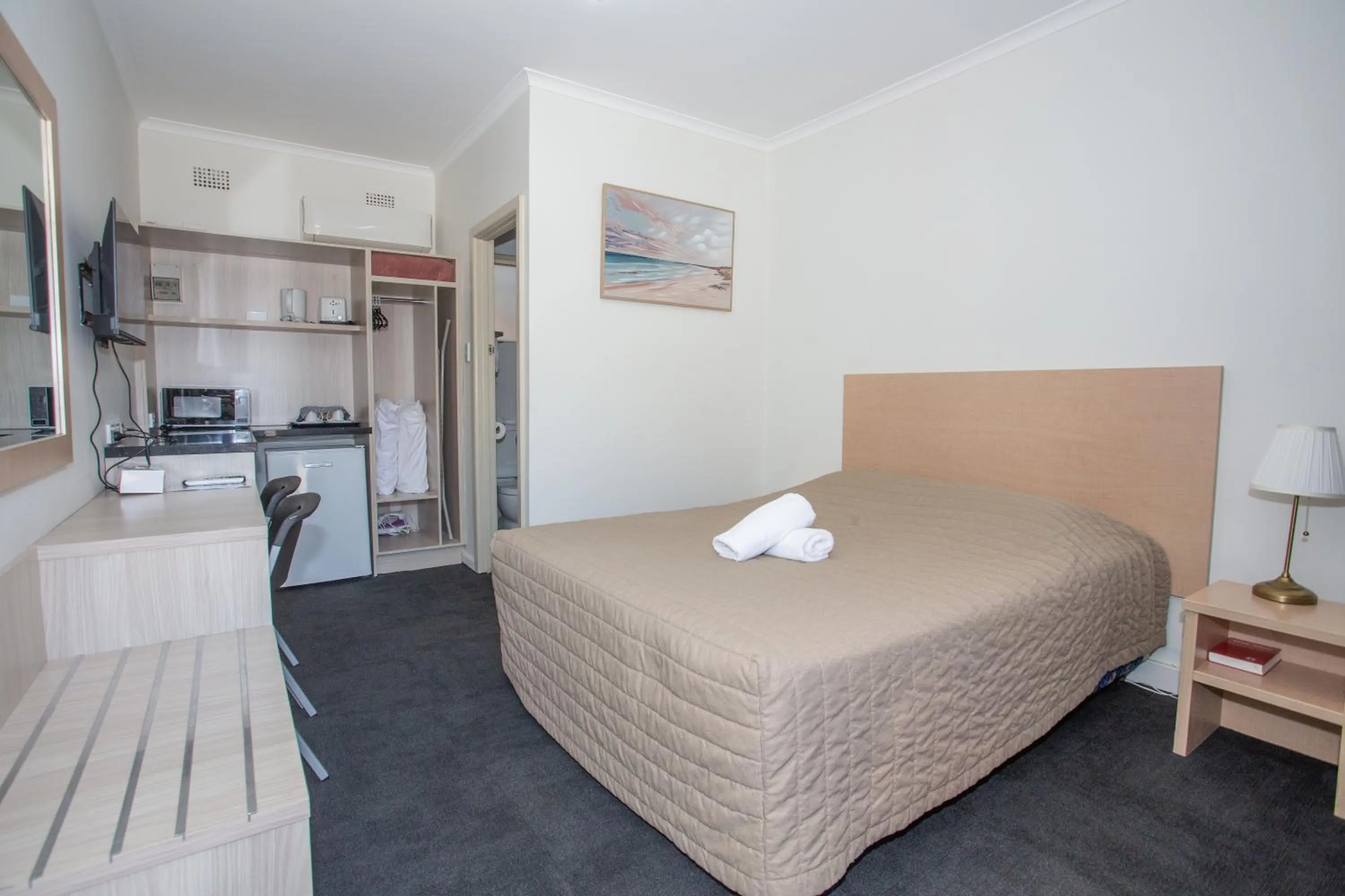 Bed in Westside Motor Inn