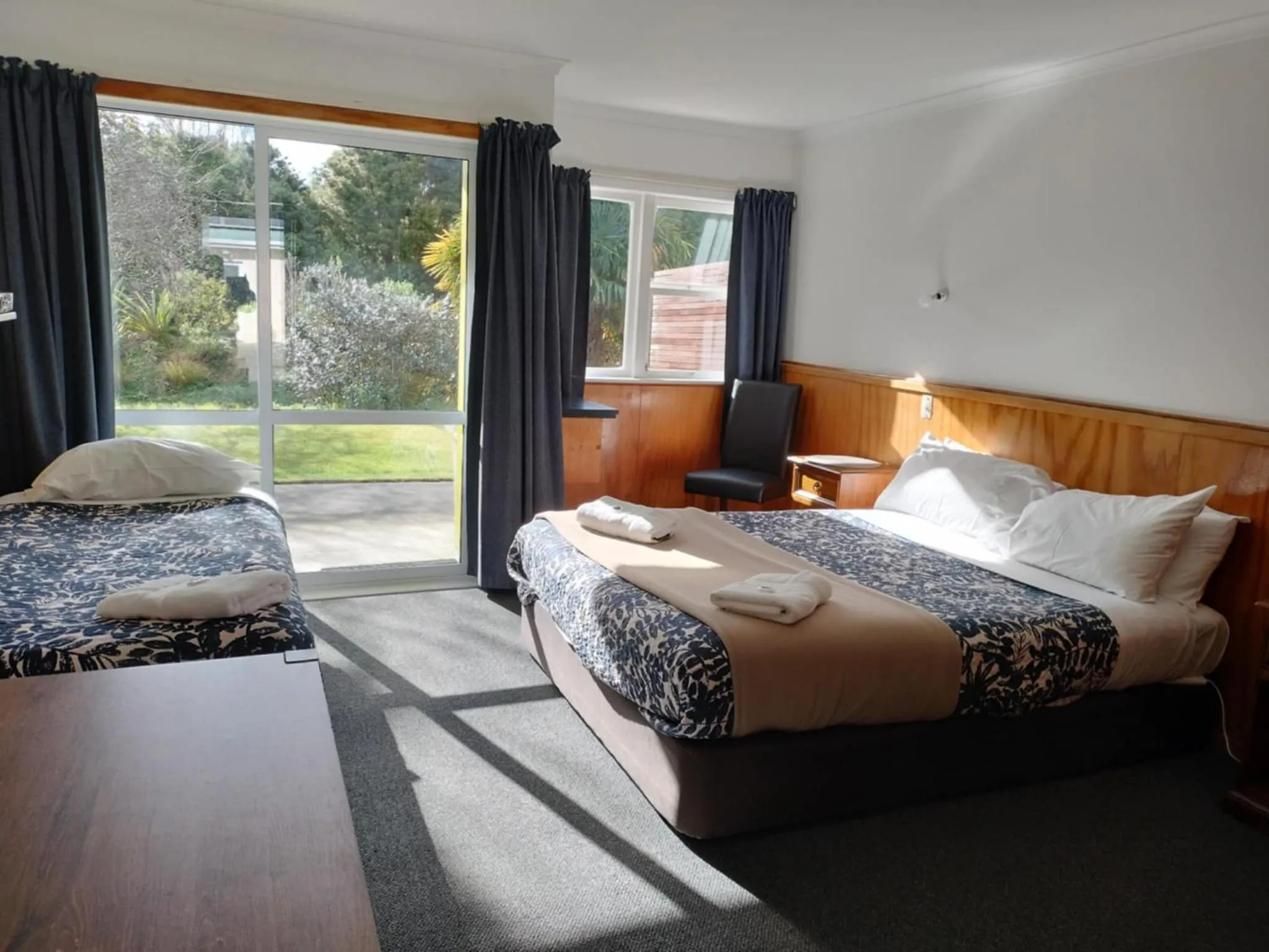 Bed in Otaki Motel