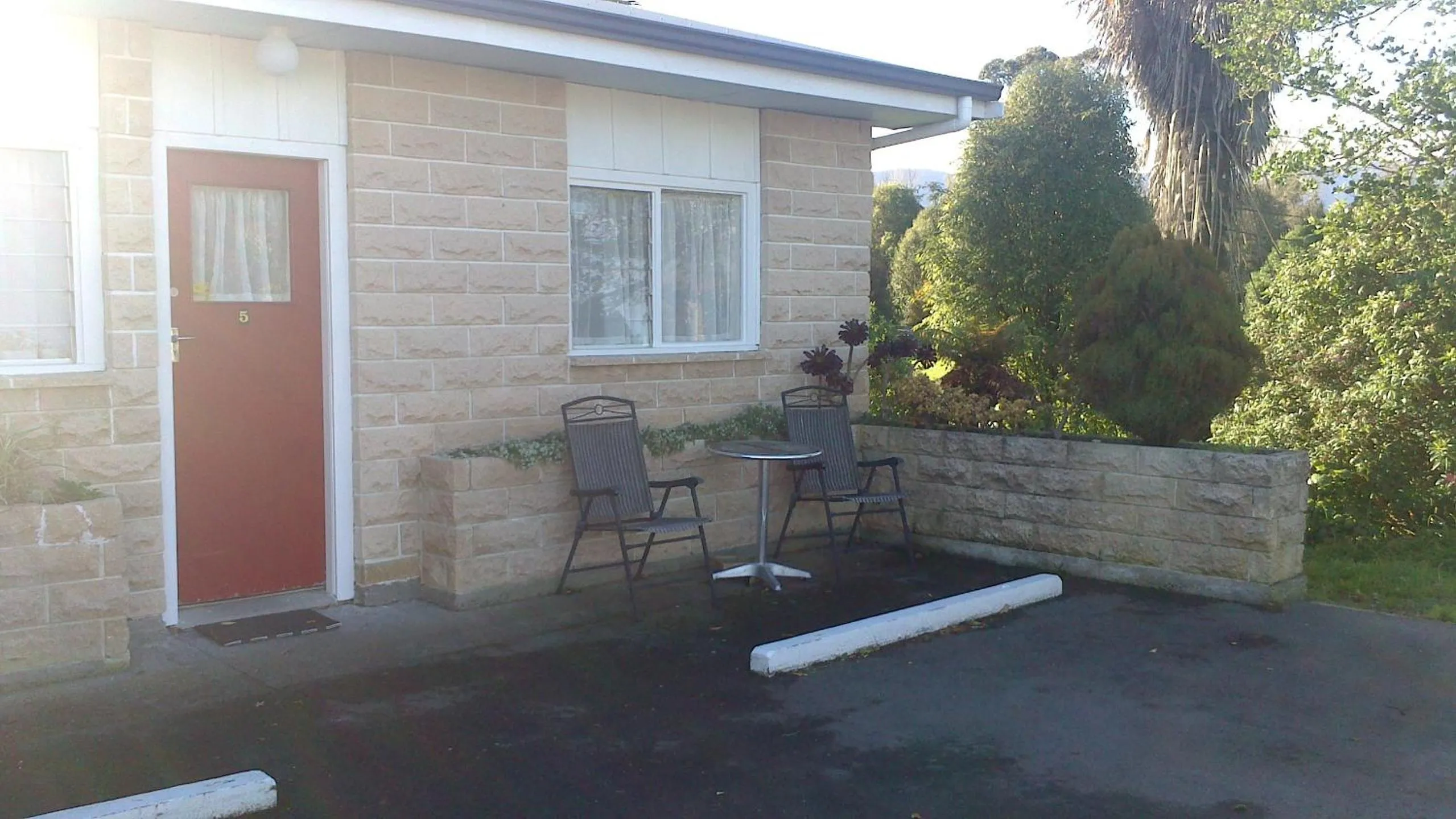 Facade/entrance in Otaki Motel