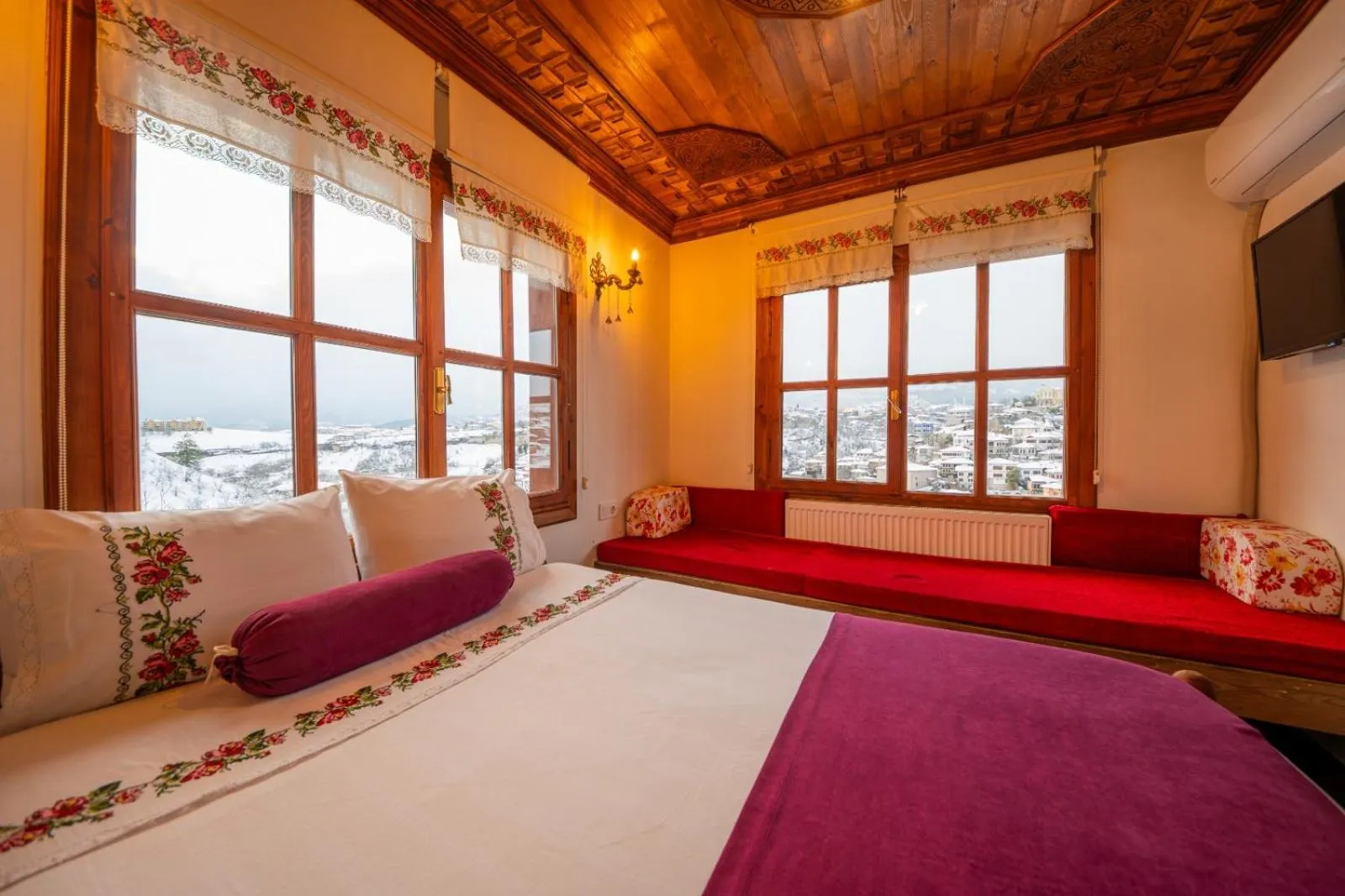 Bed in Manzara Konak Otel