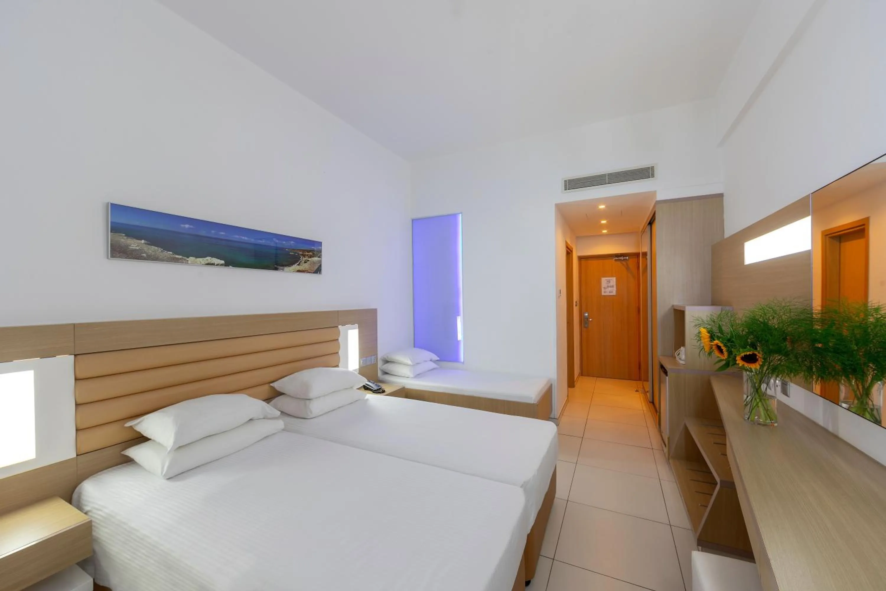 Bedroom, Bed in Vrissaki Beach Hotel