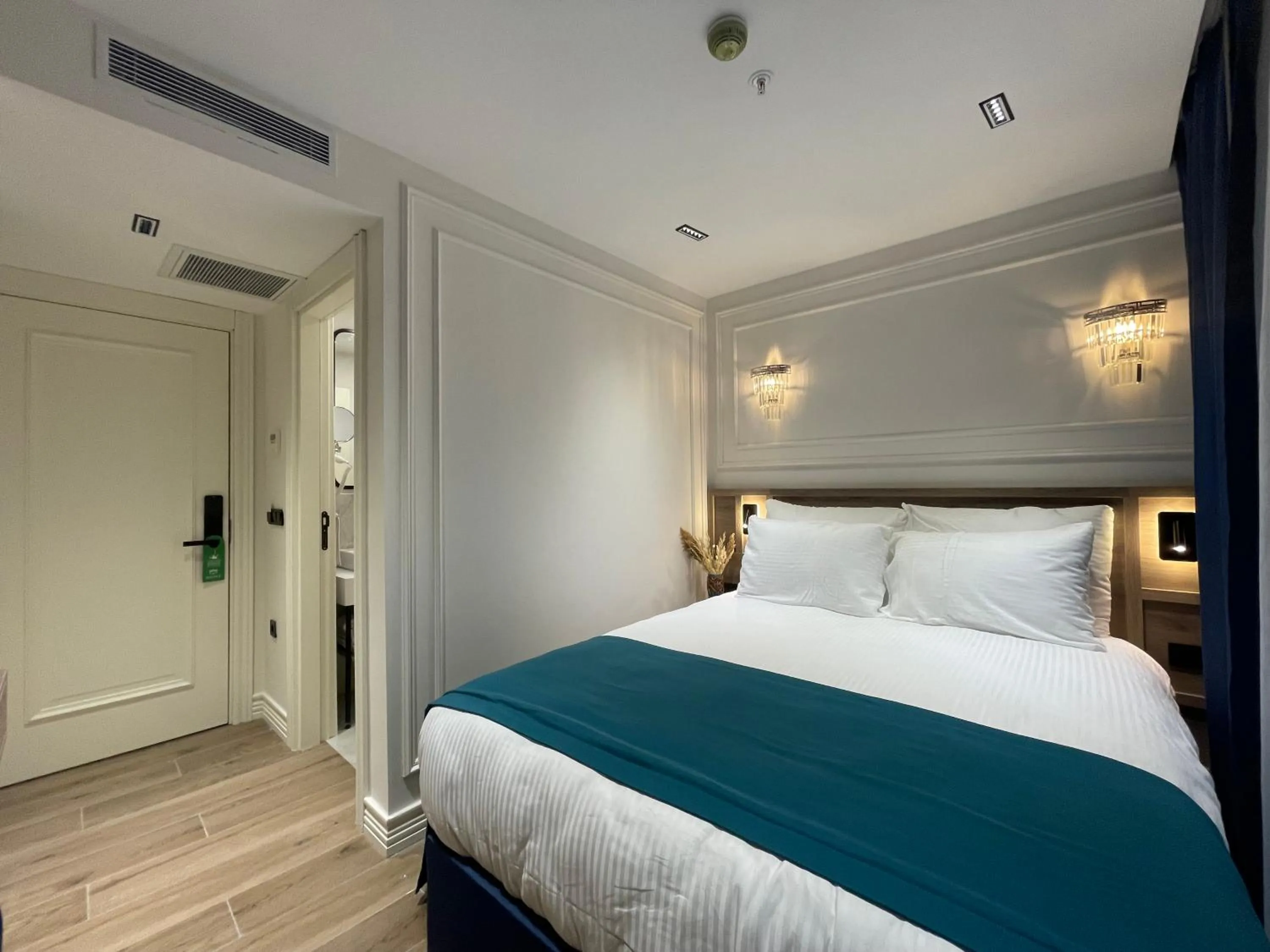 Bed in Mona Bosphorus