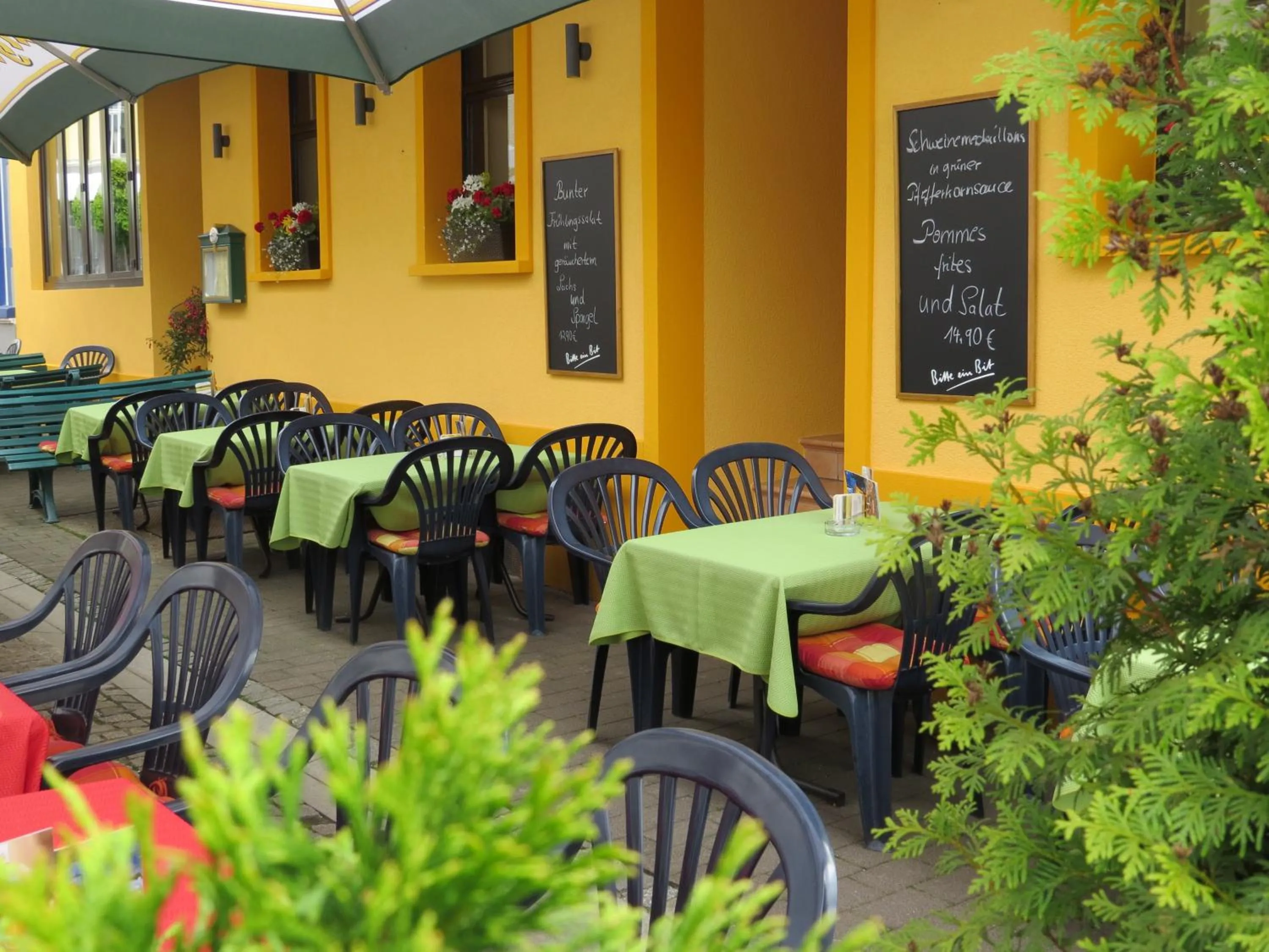 Patio in Hotel Saarblick Mettlach