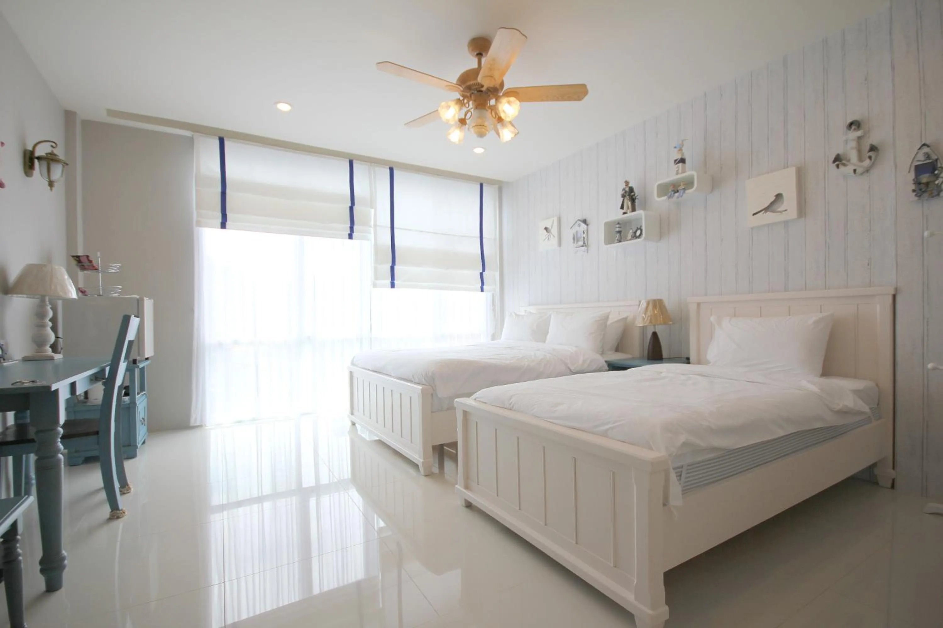 Bed in Vanilla Summer Inn