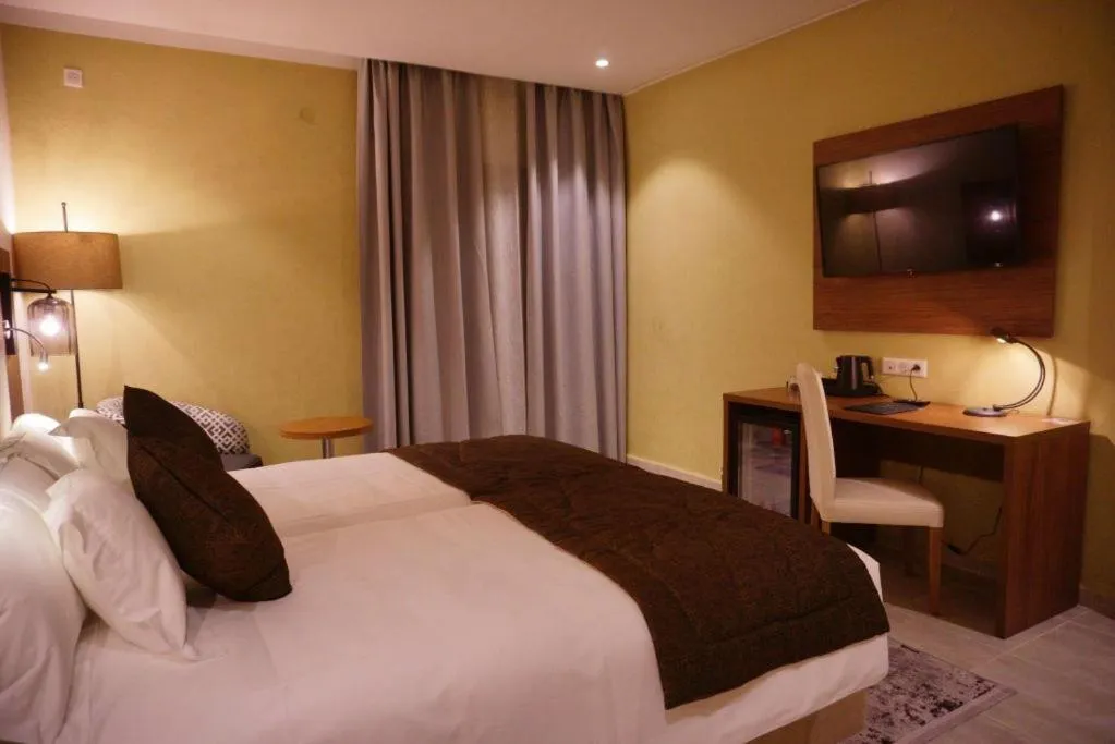 Bed in LYNATEL PALACE