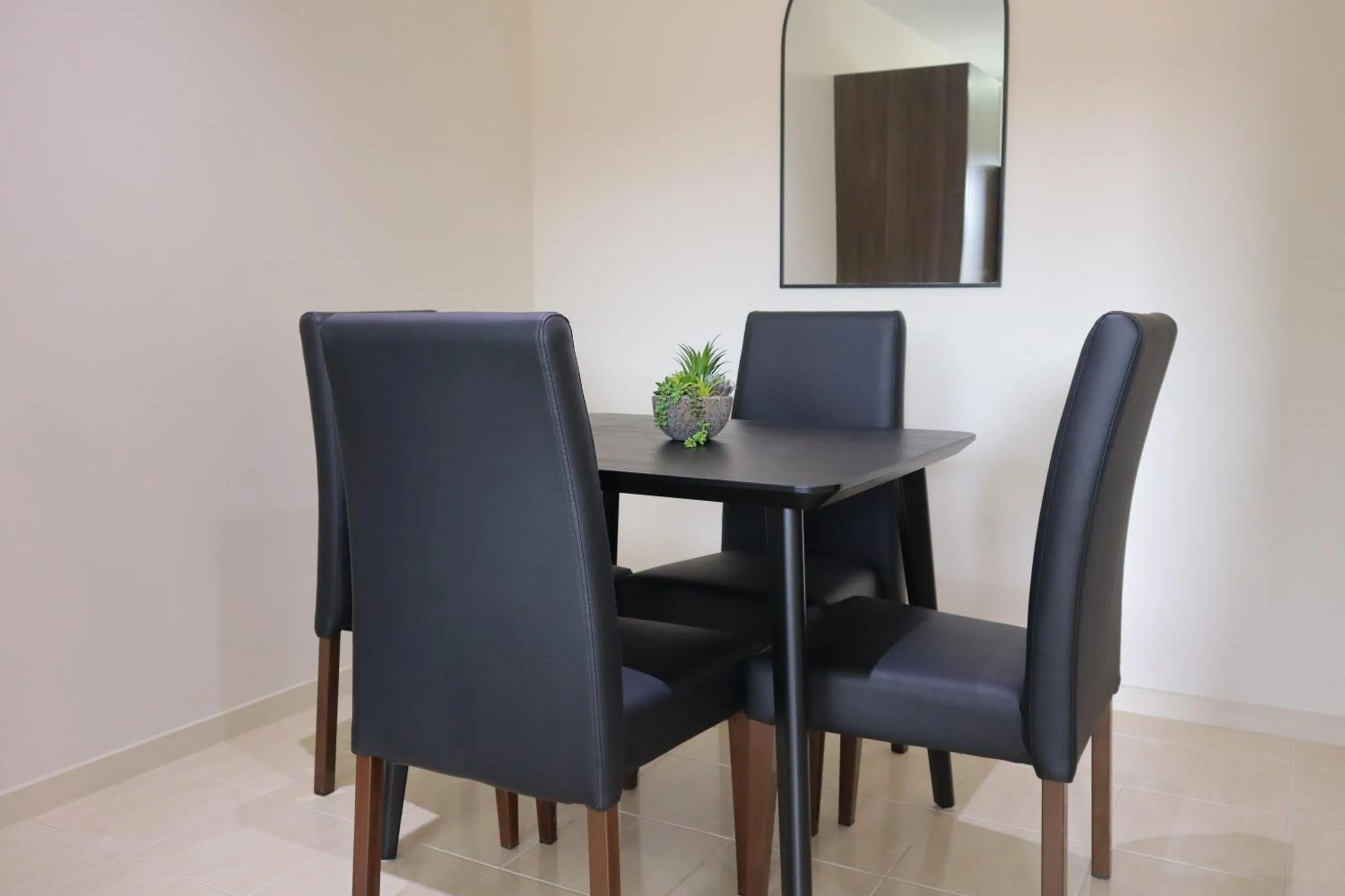 Living room in Quality Hotel Robertson Gardens