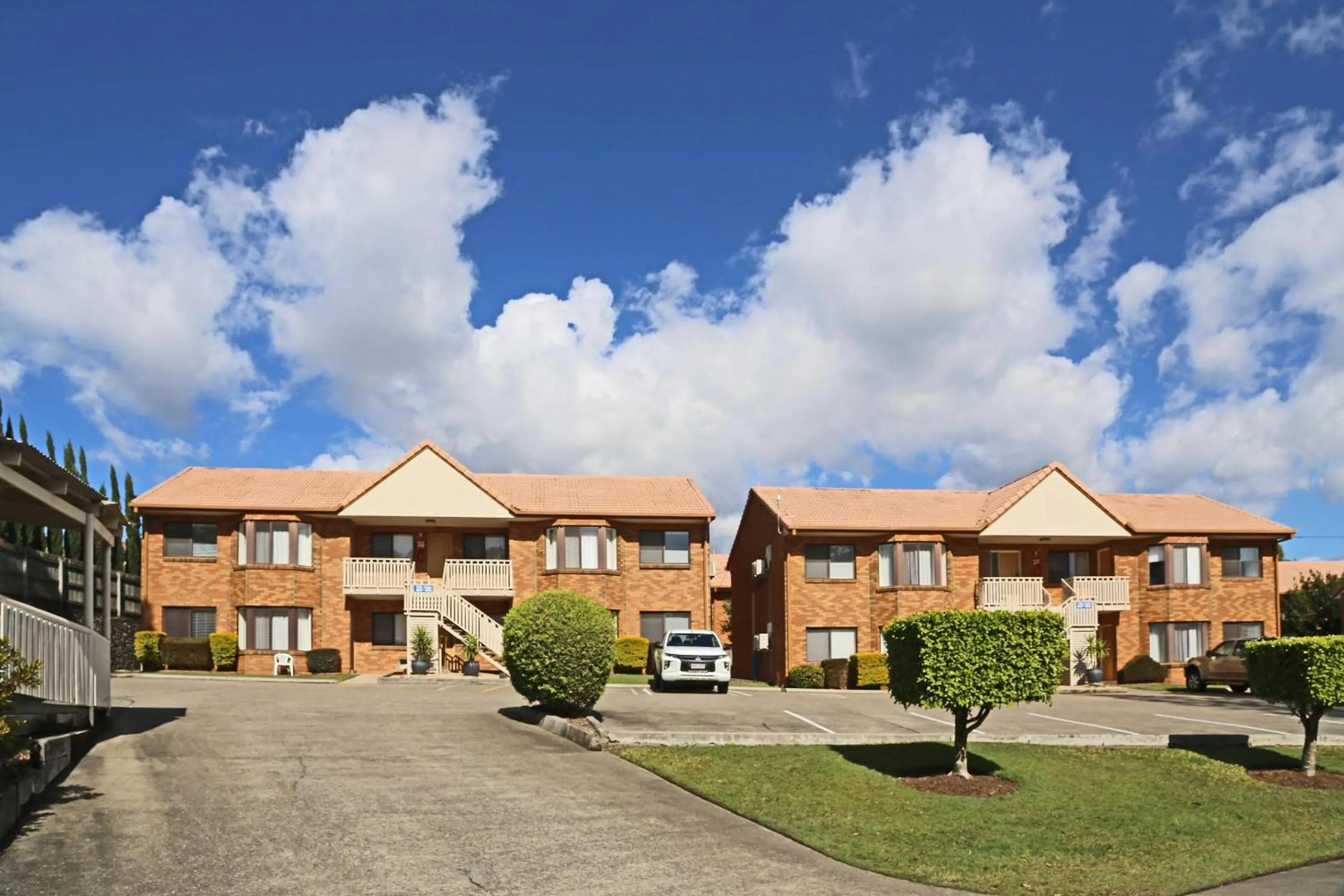 Property building in Quality Hotel Robertson Gardens