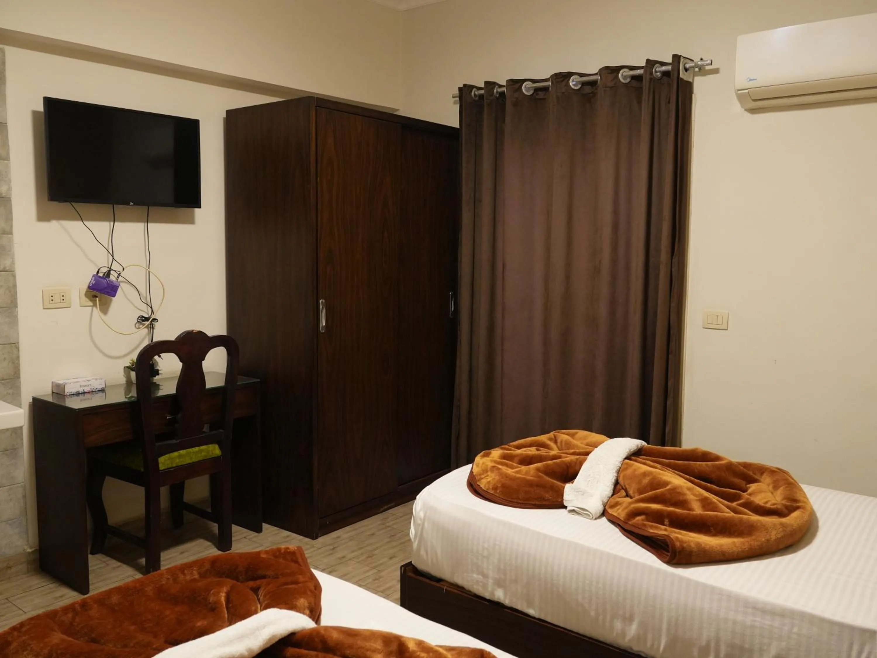 TV and multimedia, Bed in Montana Hotel