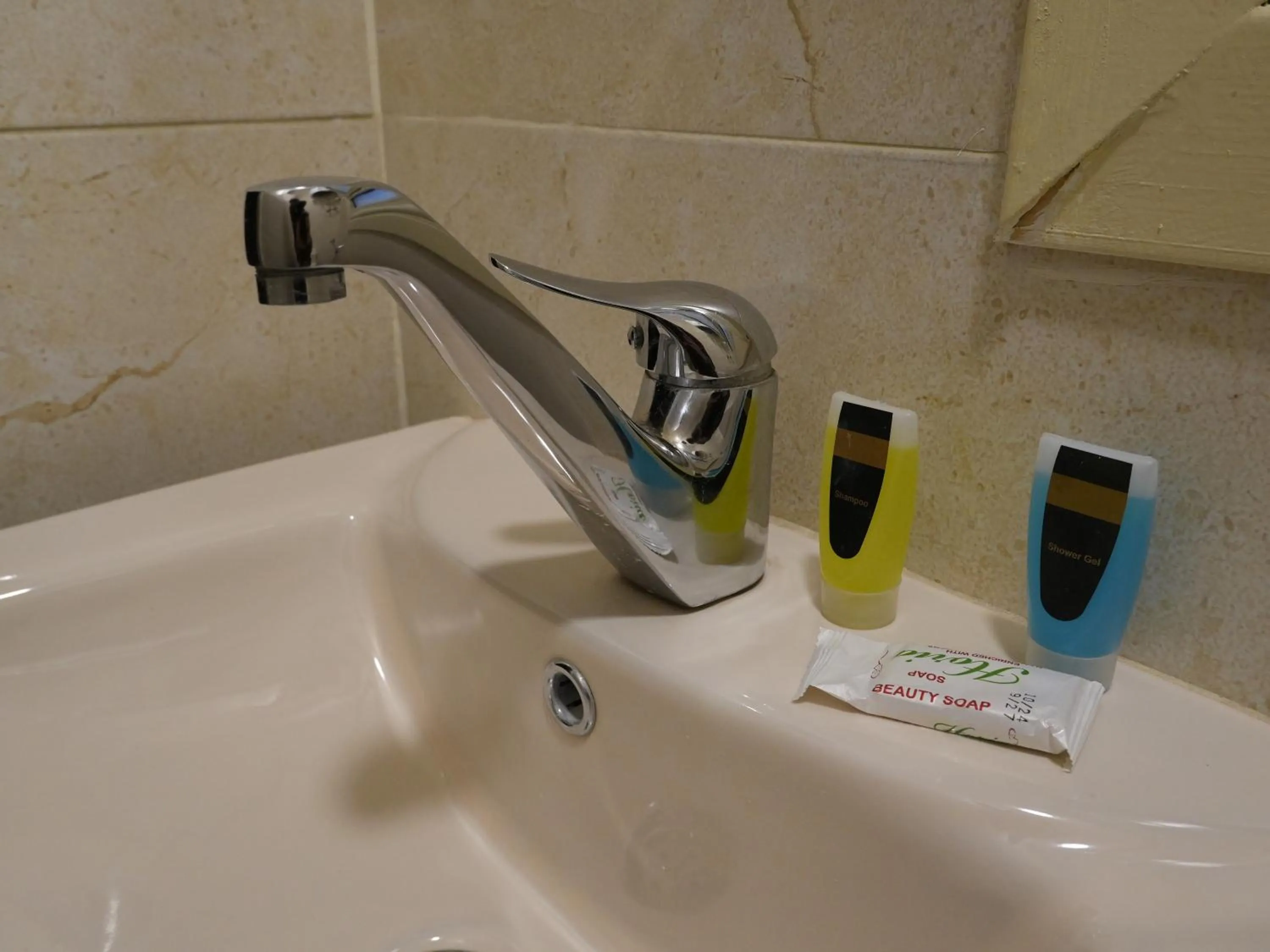 Bathroom in Montana Hotel